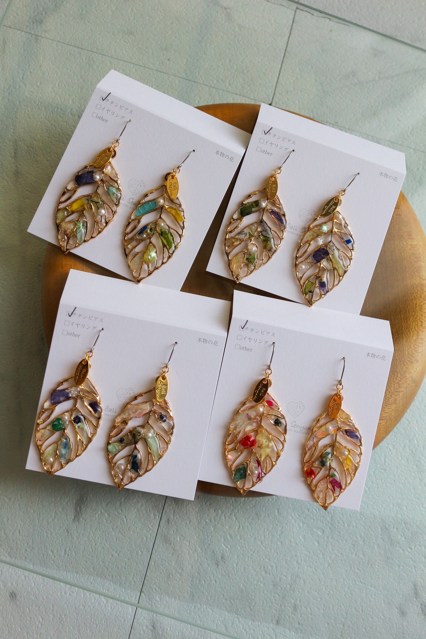 Leaf Earrings With Seasonal Flower Petals No.41