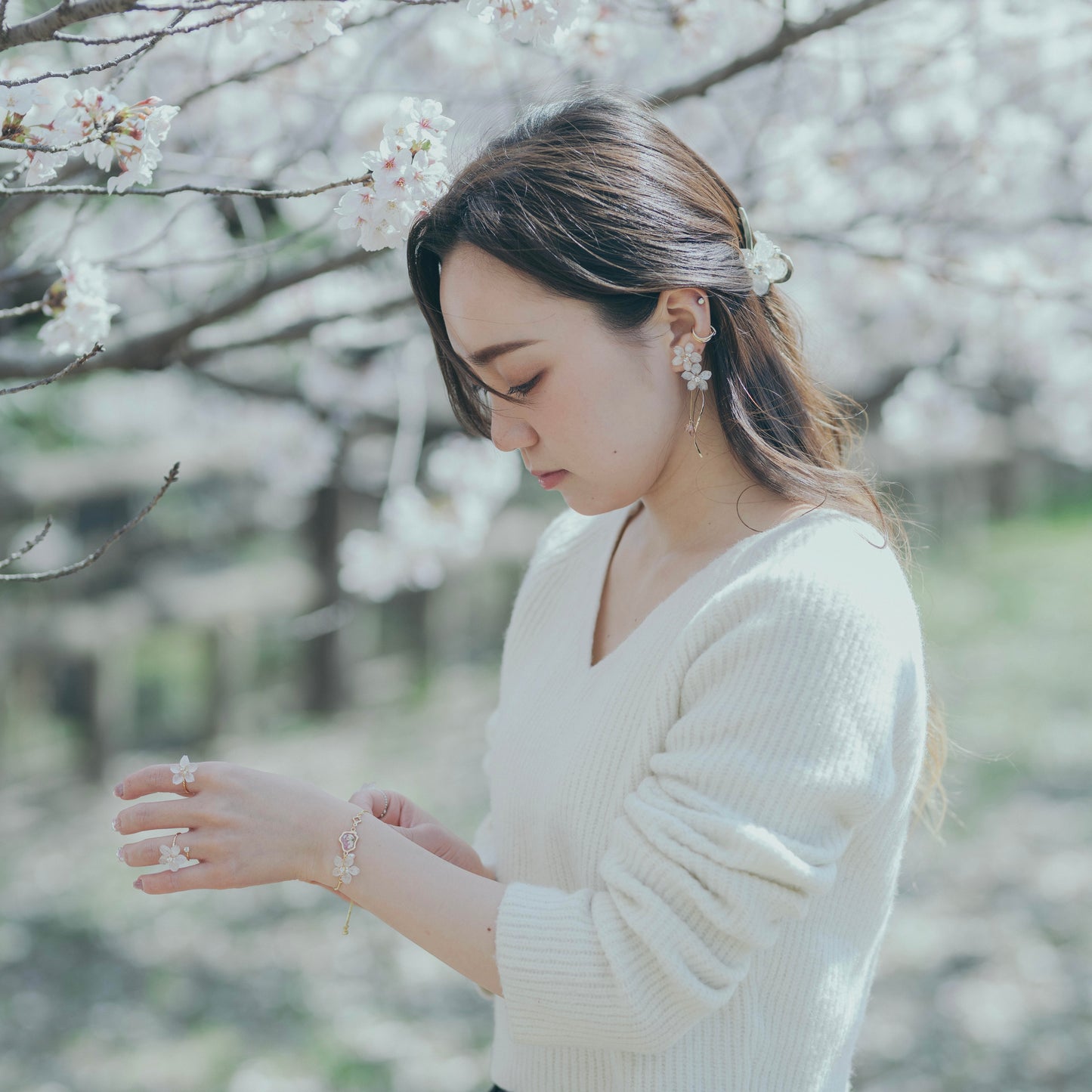 Real "Someiyoshino" Sakura Earring - White Sakura "凛"