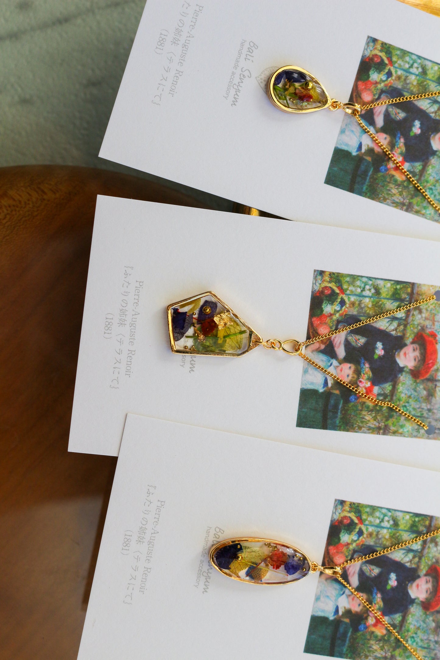 Renoir's Two Sisters Inspired Necklace - ふたりの姉妹