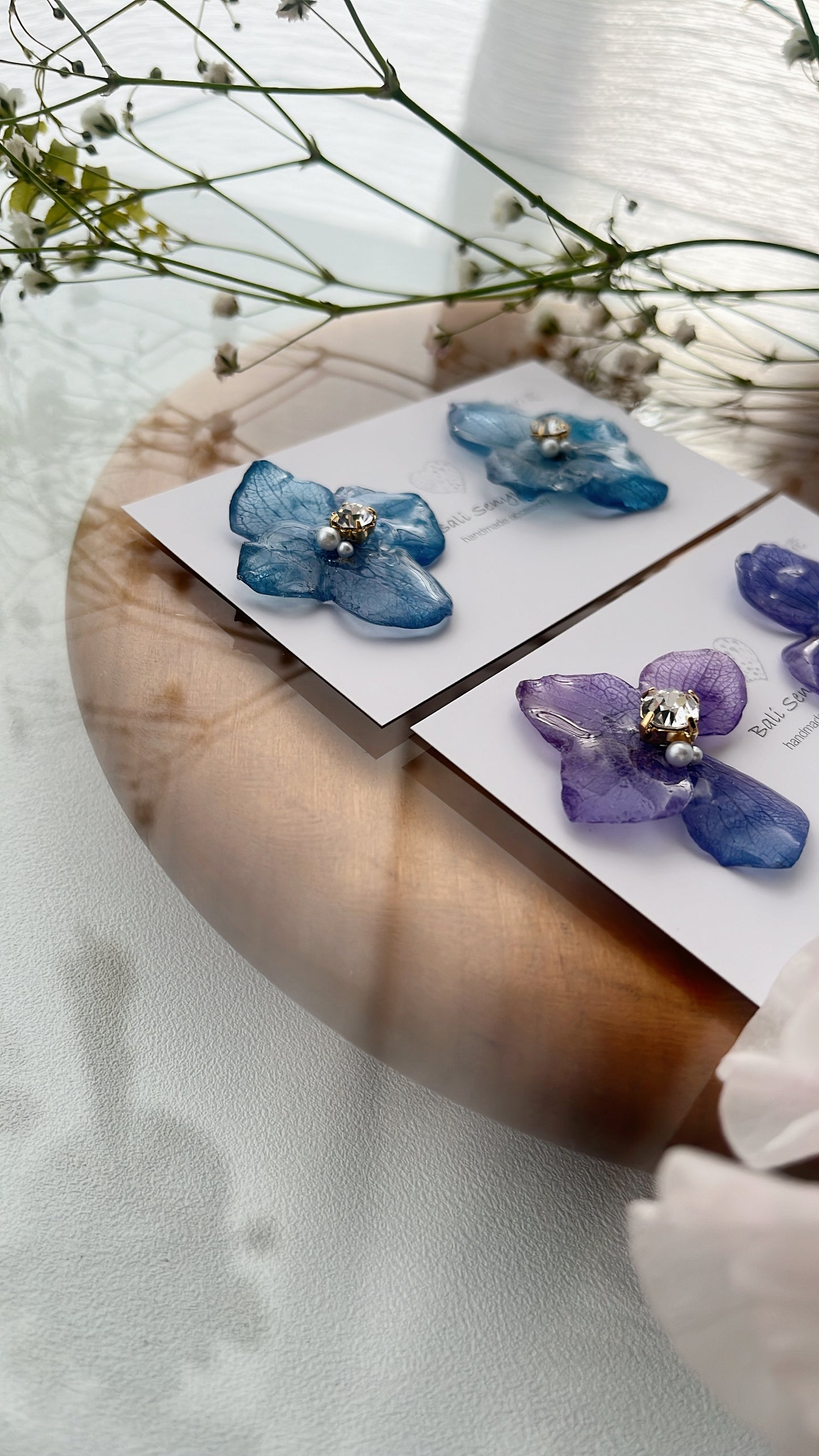 Hydrangea Petal No.49 パーツ選べます。Clip-on or Titanium Pierce