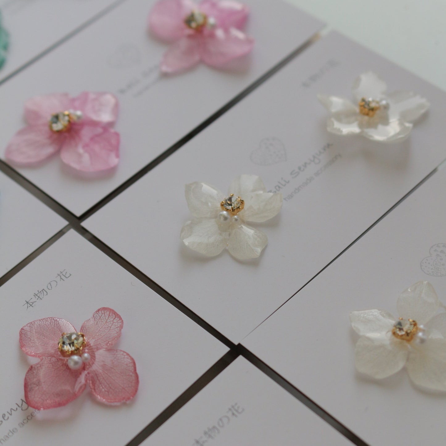 Hydrangea Petal No.56 パーツ選べます。Clip-on or Titanium Pierce