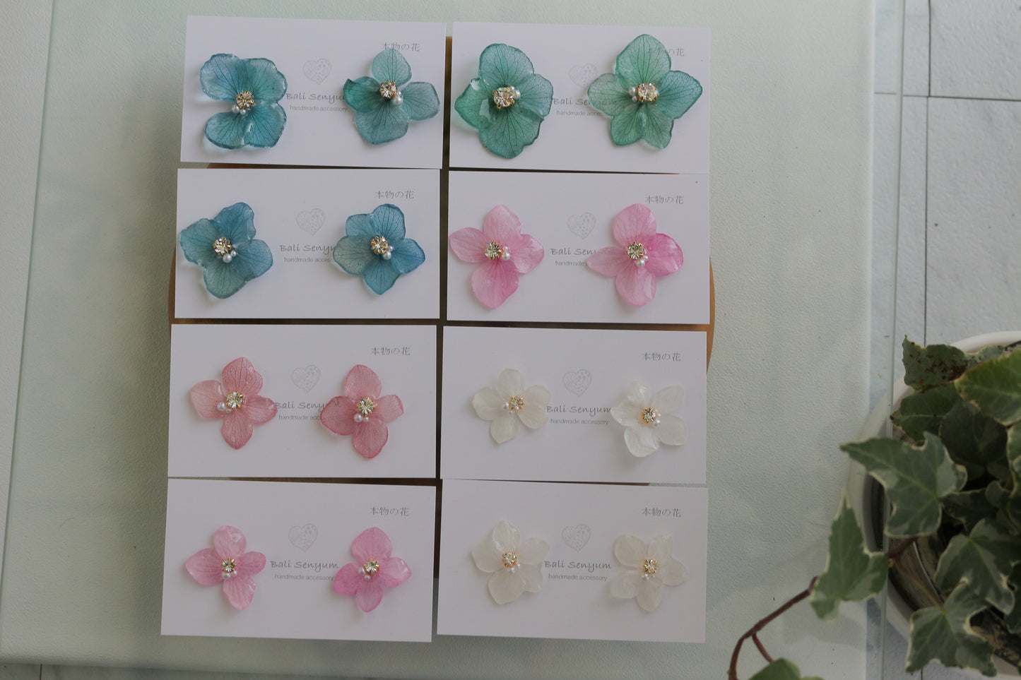 Hydrangea Petal No.56 パーツ選べます。Clip-on or Titanium Pierce