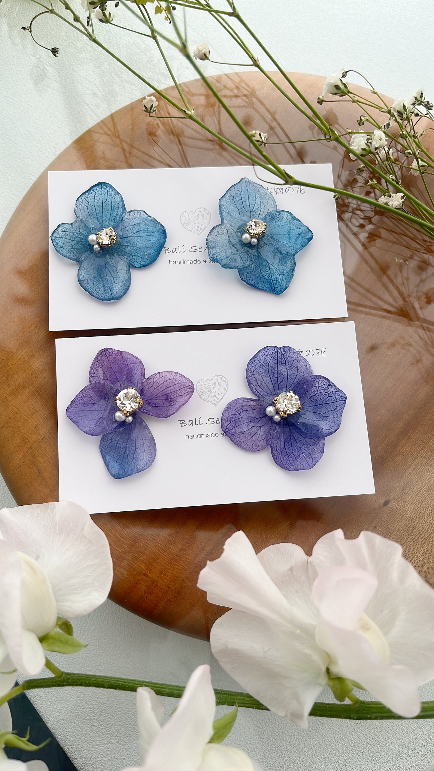 Hydrangea Petal No.49 パーツ選べます。Clip-on or Titanium Pierce
