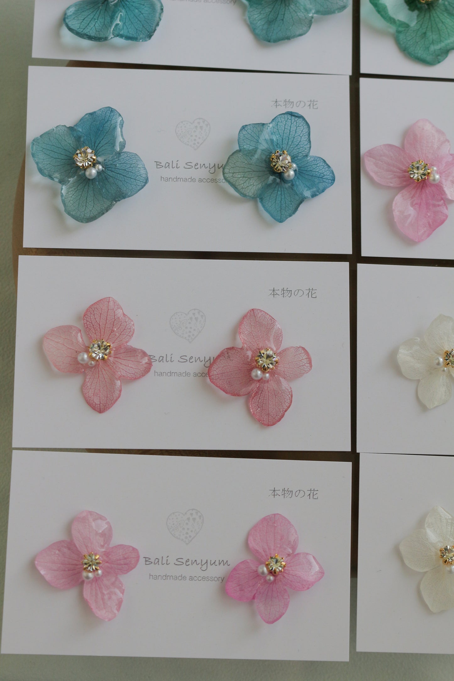 Hydrangea Petal No.56 パーツ選べます。Clip-on or Titanium Pierce