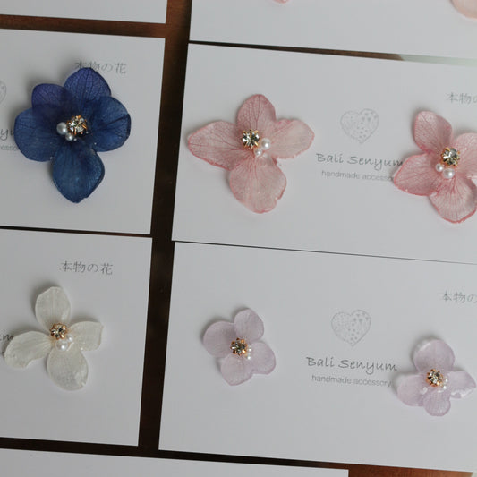 Hydrangea Petal  No.60 パーツ選べます。Clip-on or Titanium Pierce