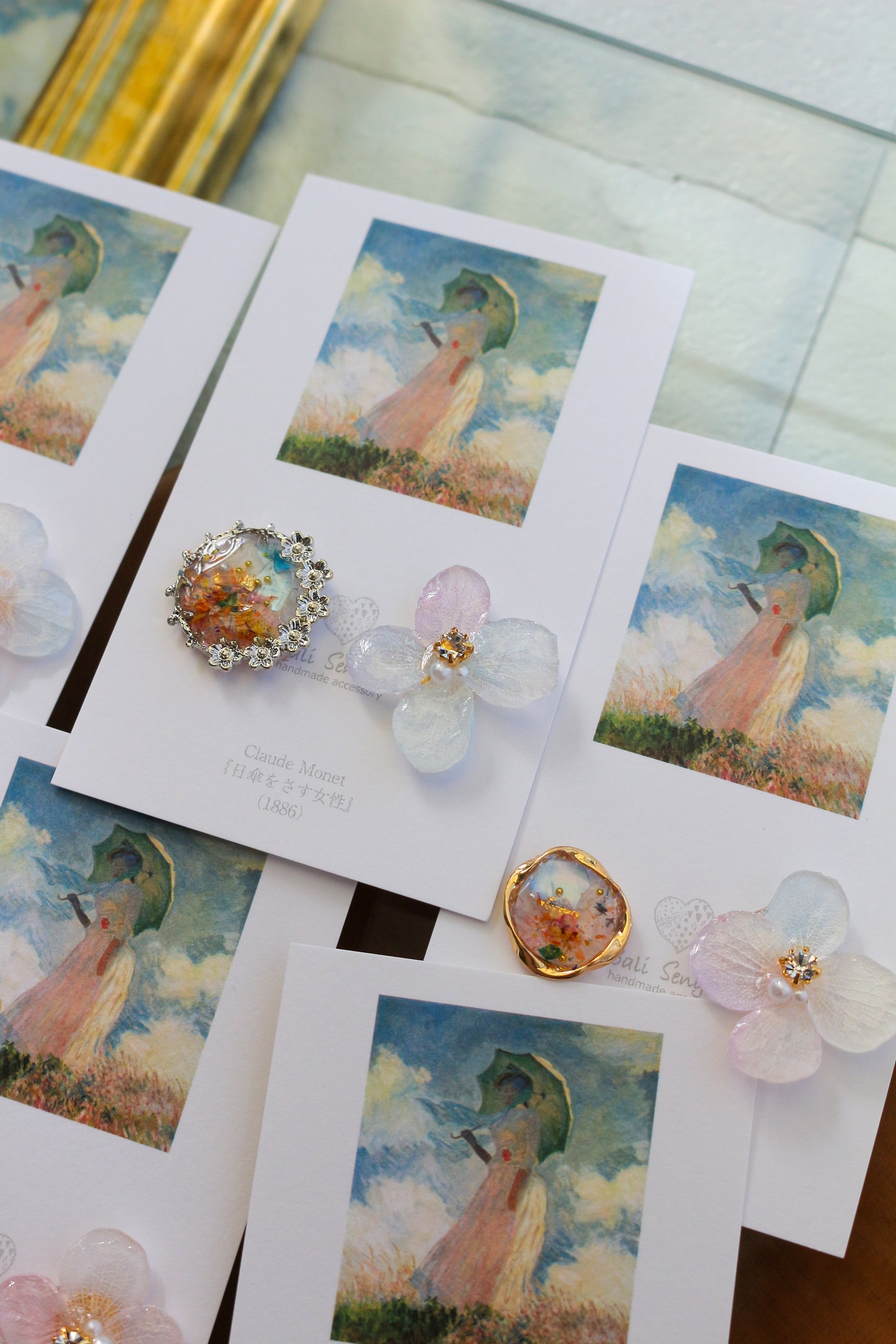 Monet Inspired Flower Earrings No.6 ピアスTitanium Pierce 日傘をさす女性