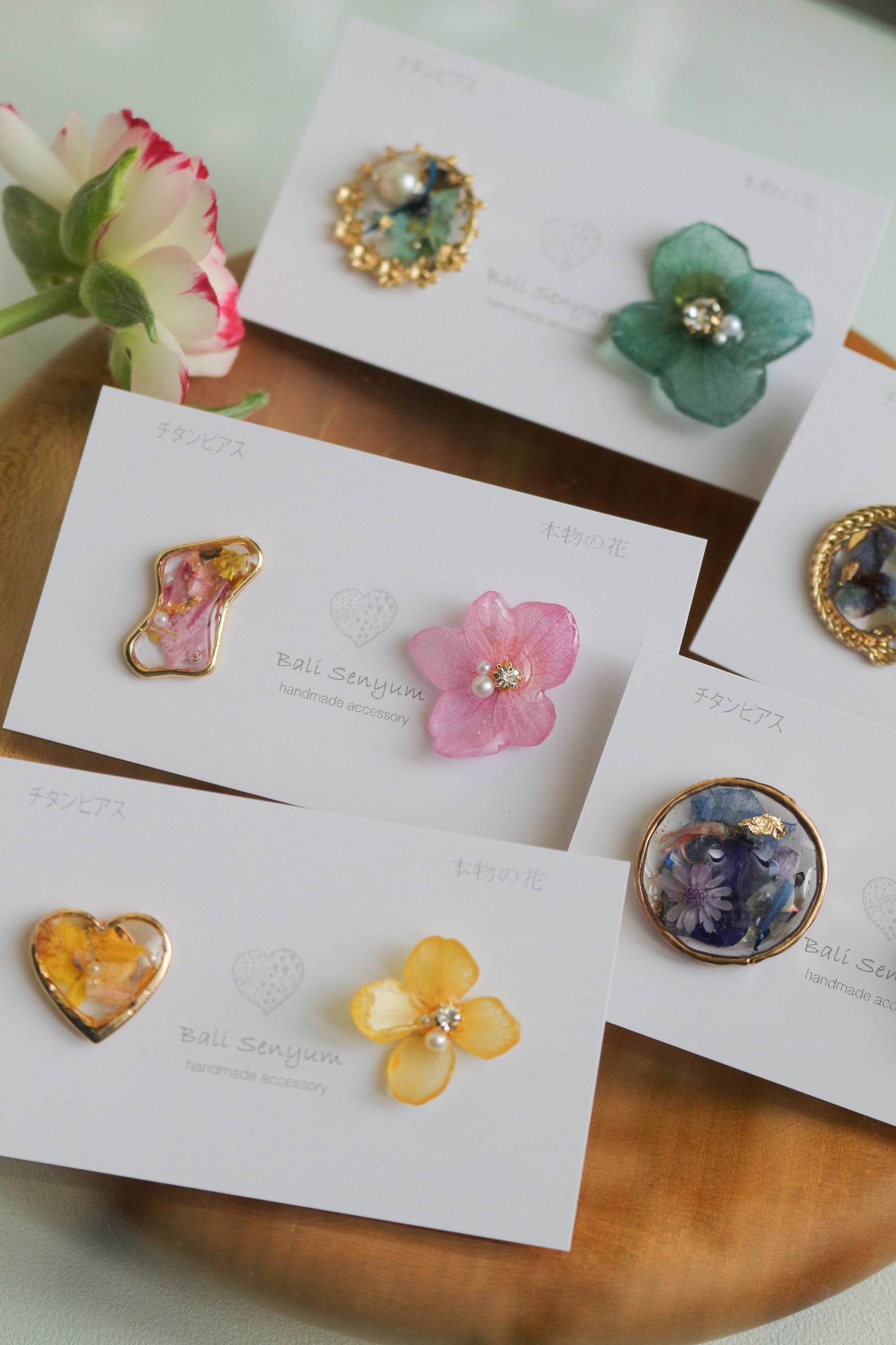 Hydrangea and Flower Medallion チタンピアス Titanium Pierce Earring No.14