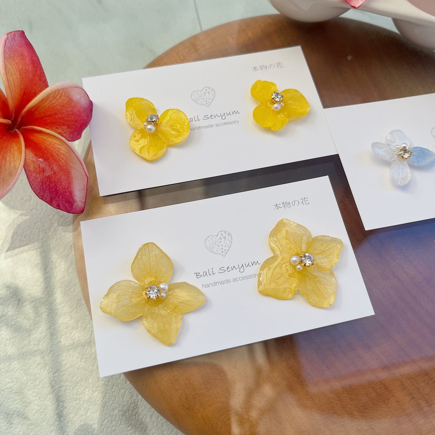 Hydrangea Petal No.17 パーツ選べます。Clip-on or Titanium Pierce