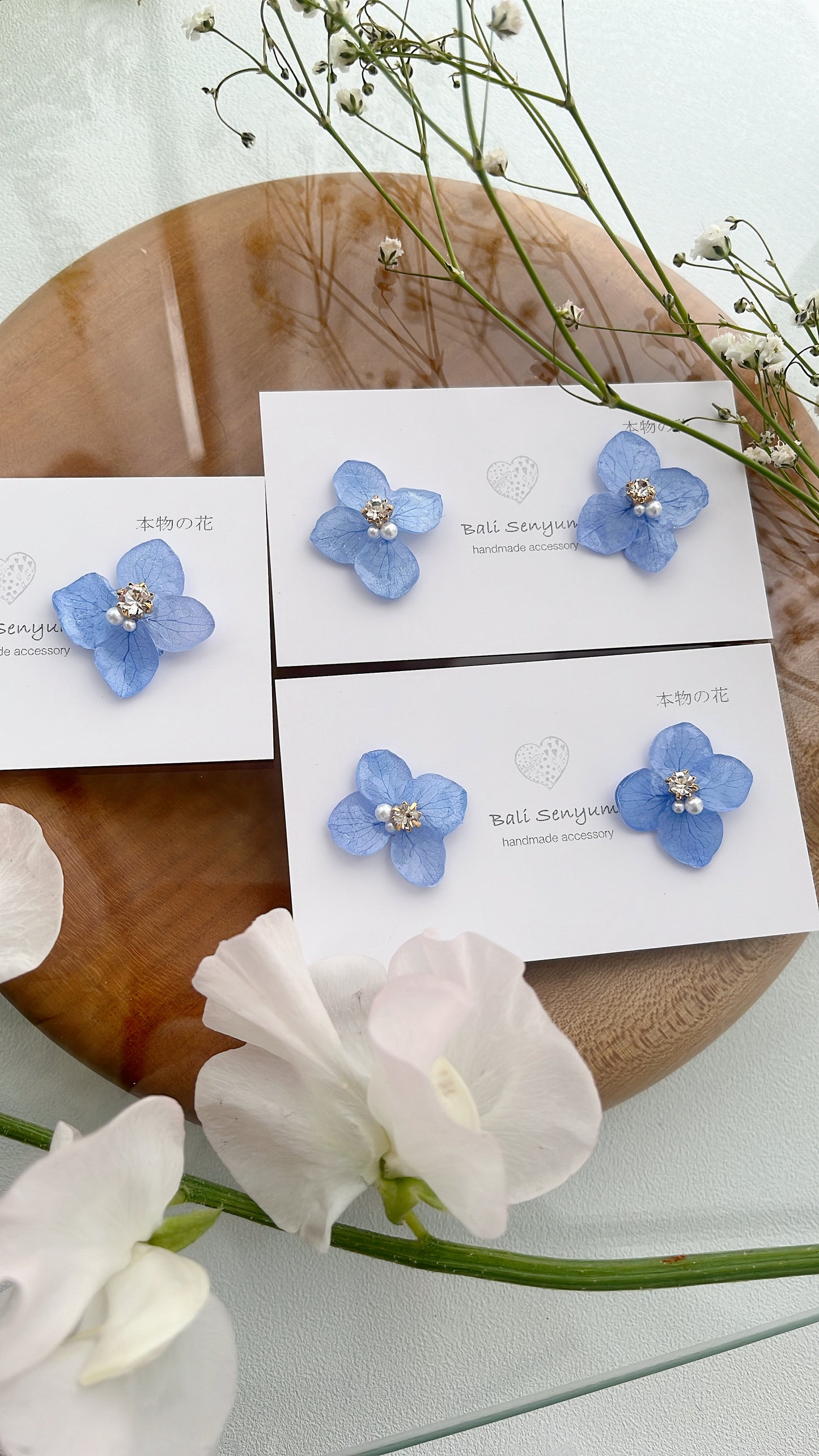 Hydrangea Petal No.50パーツ選べます。Clip-on or Titanium Pierce