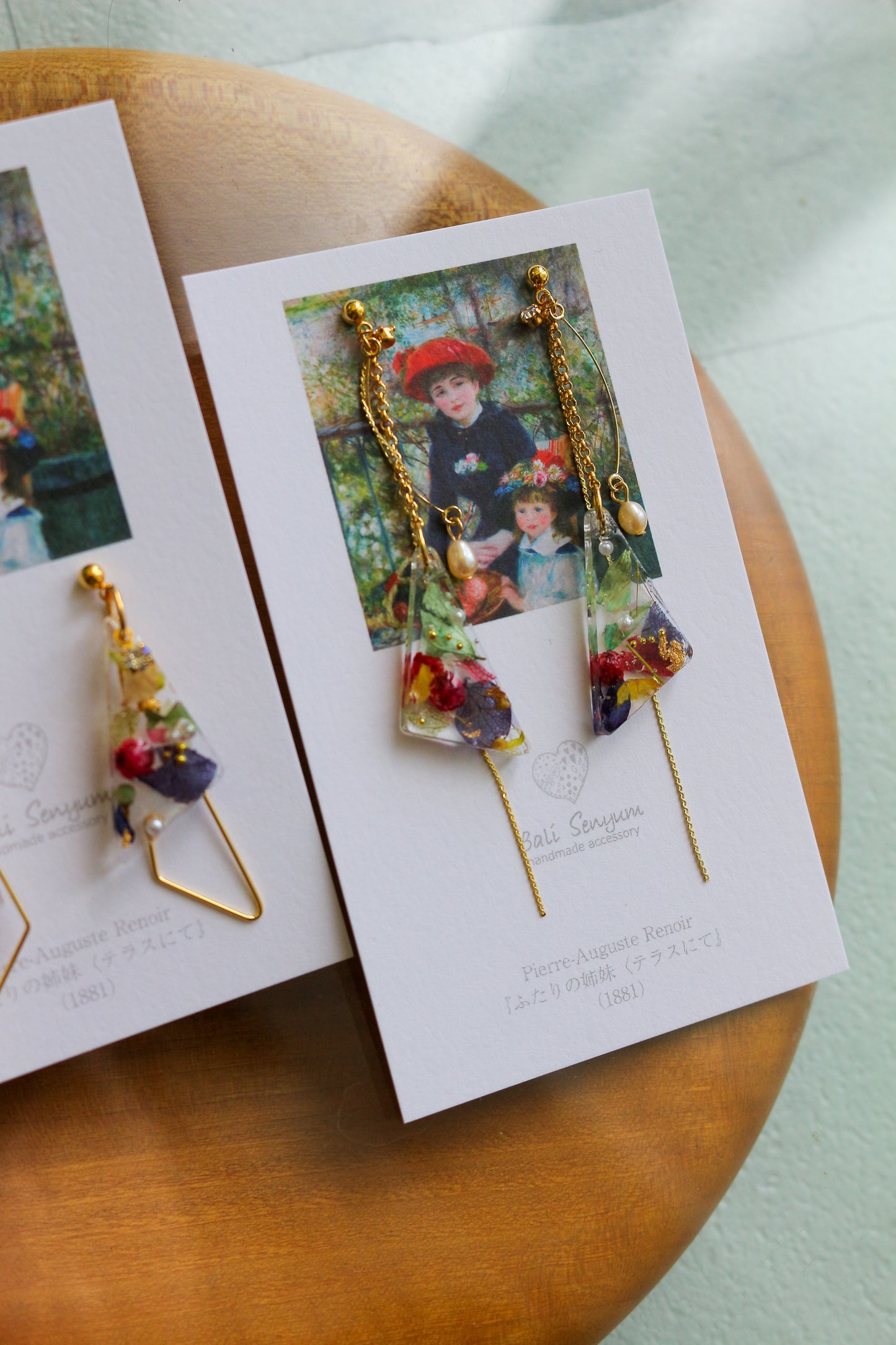 Renoir Inspired Triangular Floral Earrings-ふたりの姉妹