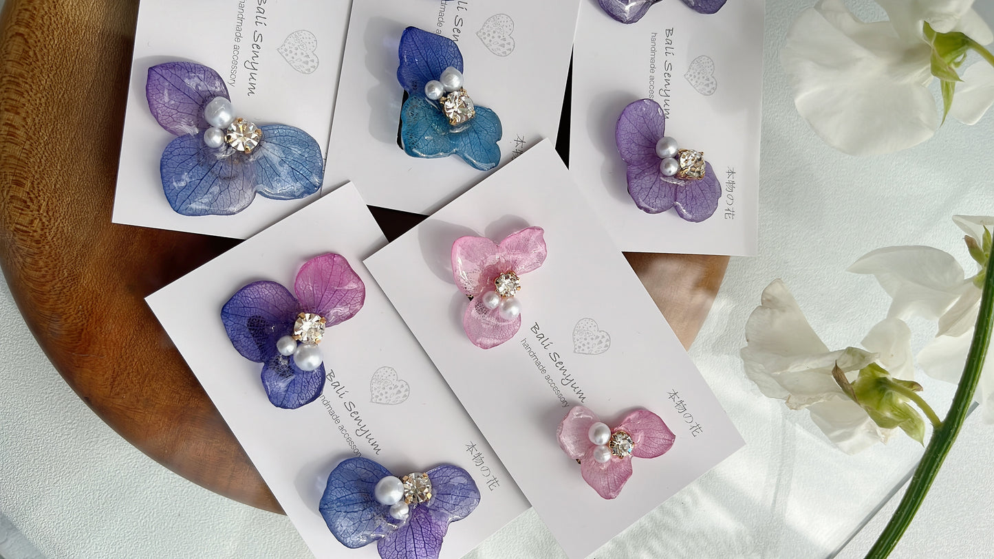 Gradation Hydrangea Wing No.94 - Clip-on(イヤリング)