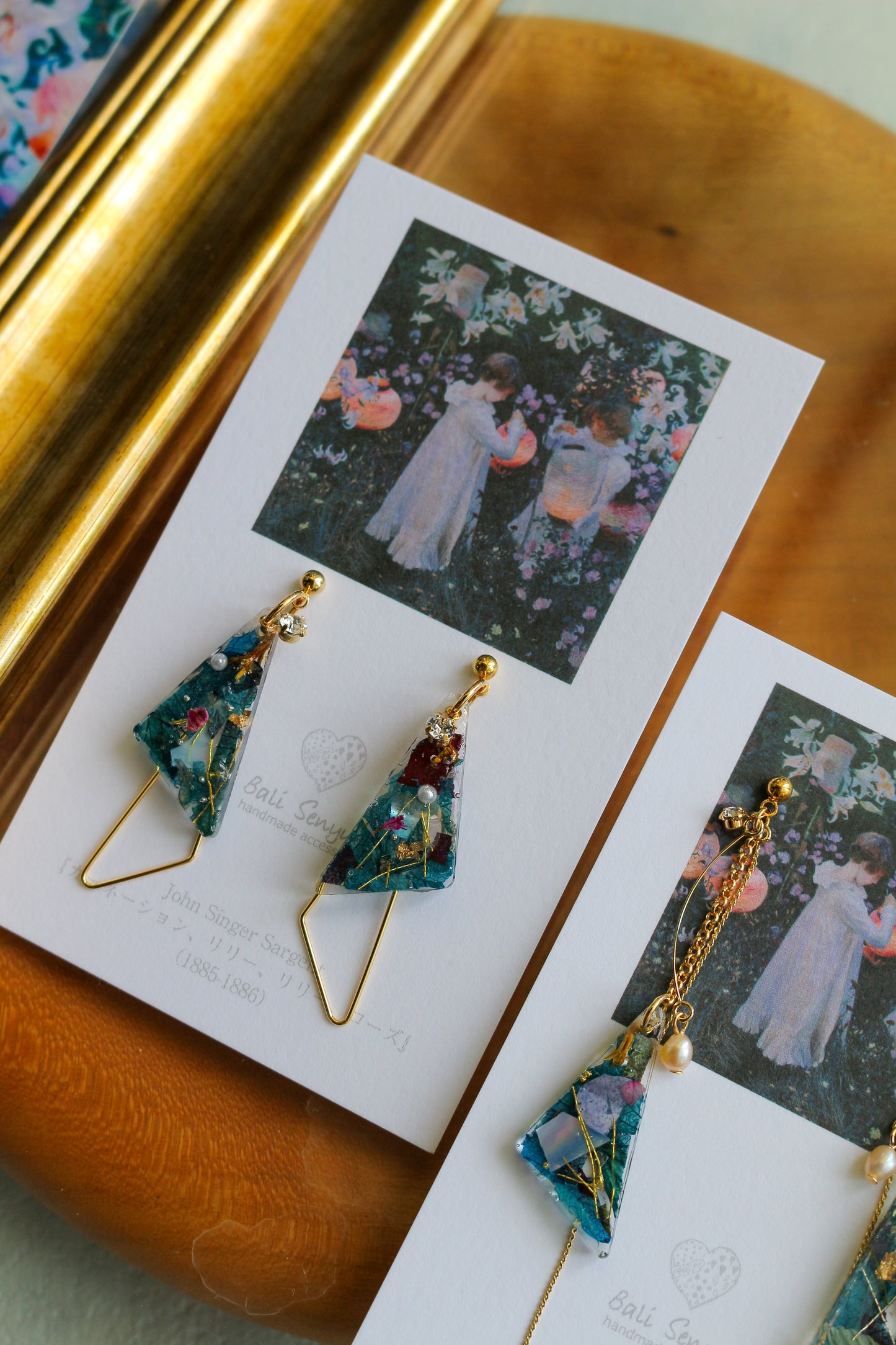 Sargent Inspired Triangular Floral Earrings-"カーネーション 、リリー、リリー、ローズ"