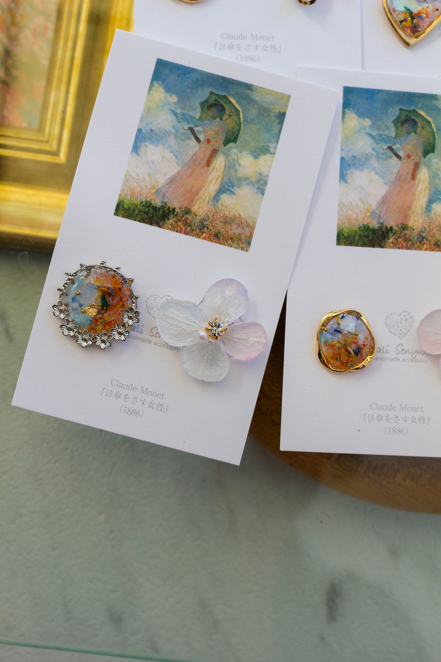 Monet Inspired Flower Earrings No.5 イヤリングClip-on 日傘をさす女性