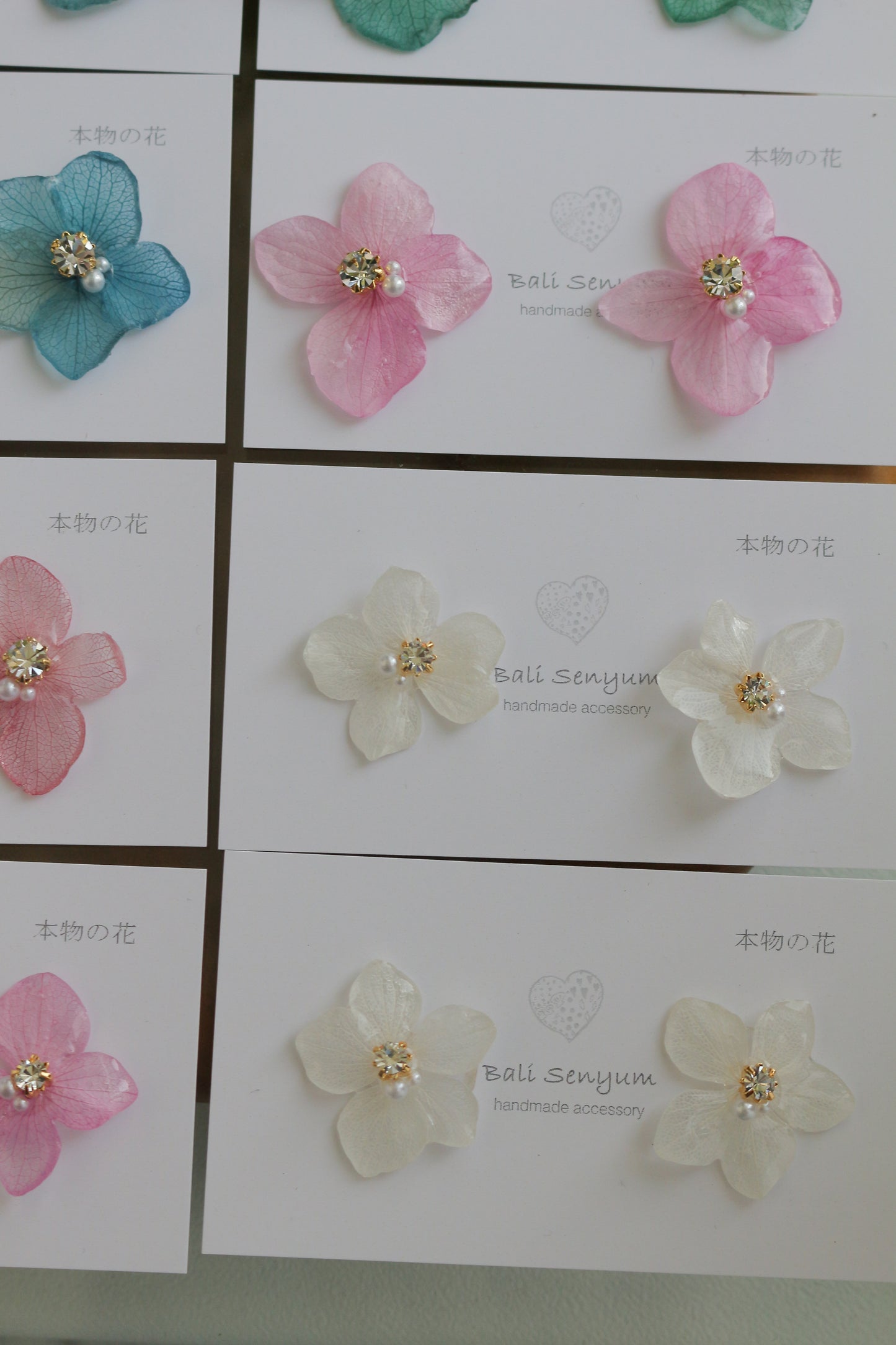 Hydrangea Petal No.56 パーツ選べます。Clip-on or Titanium Pierce