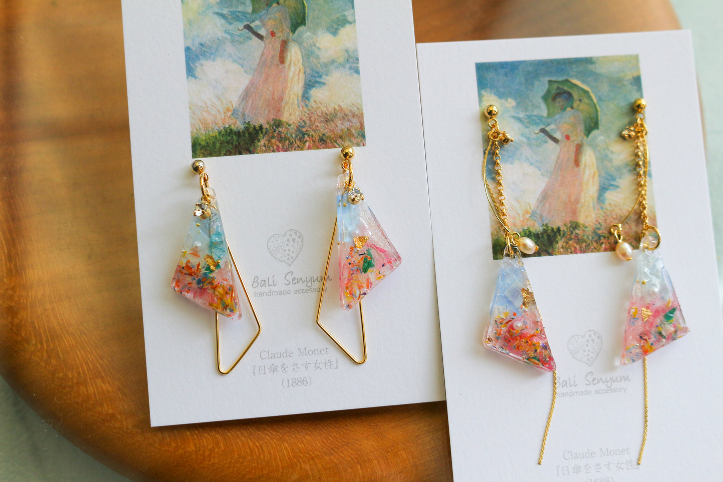 Claude Monet Woman with a Parasol Inspired Triangular Floral Earrings-散歩(日傘をさす女性)