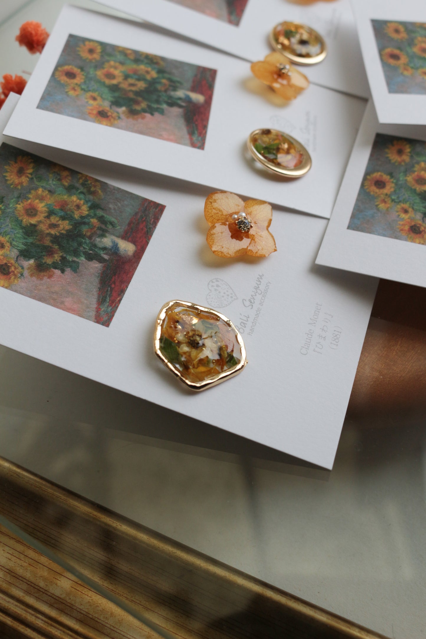 Monet Inspired Flower Earrings No.12 ピアスTitanium Pierce ひまわり