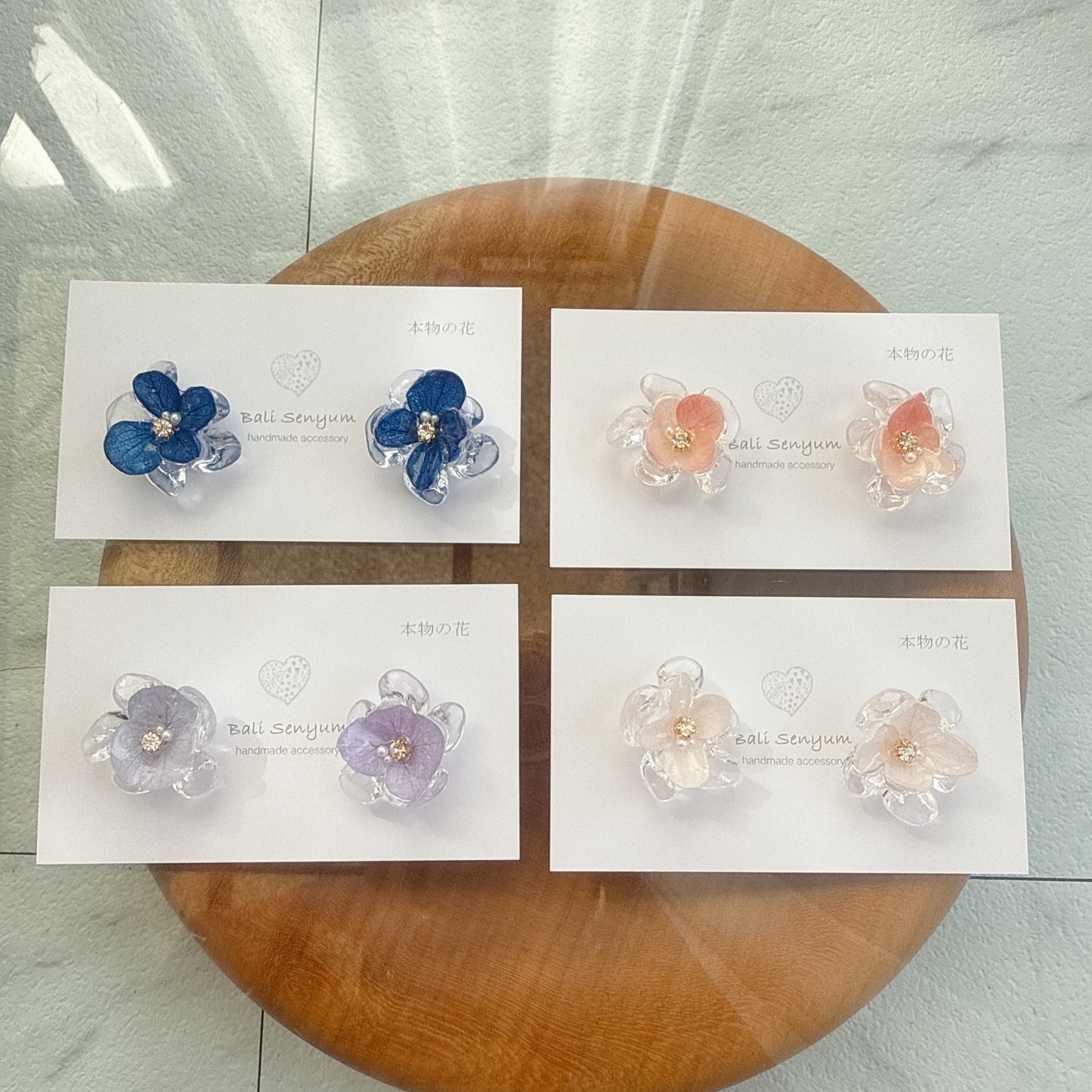Clear Petals & Flower No.14パーツ選べます。Clip-on or Titanium Pierce