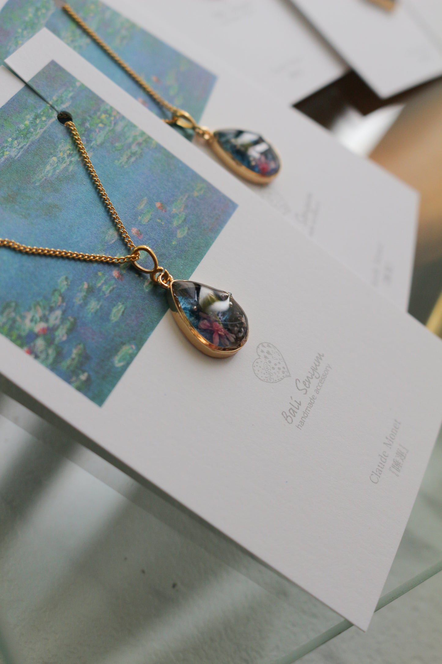Claude Monet's Water Lilies Inspired Necklace - 睡蓮