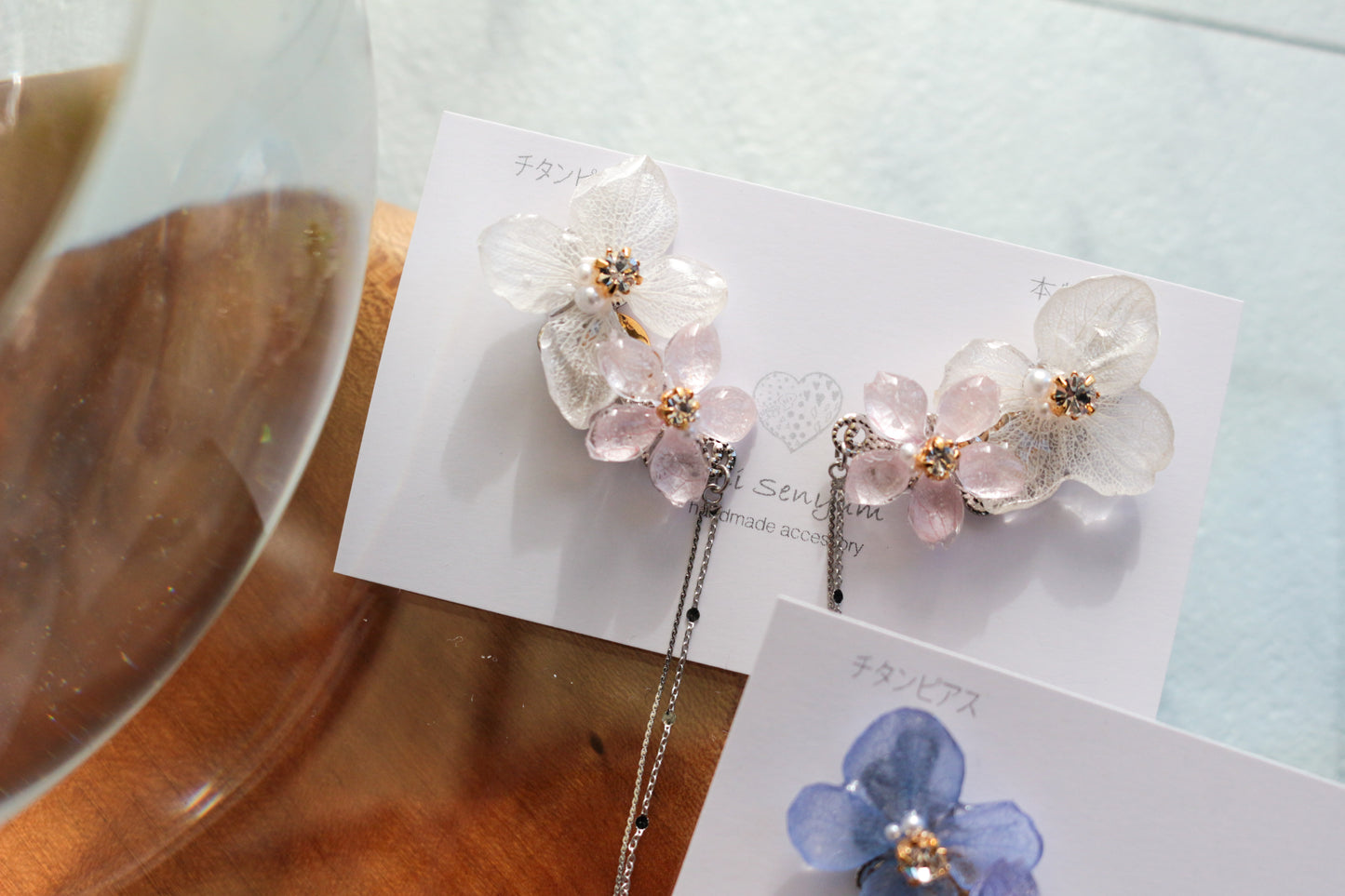 Hydrangea Flying Butterfly Earrings No.47 - Titanium Pierce(ピアス)