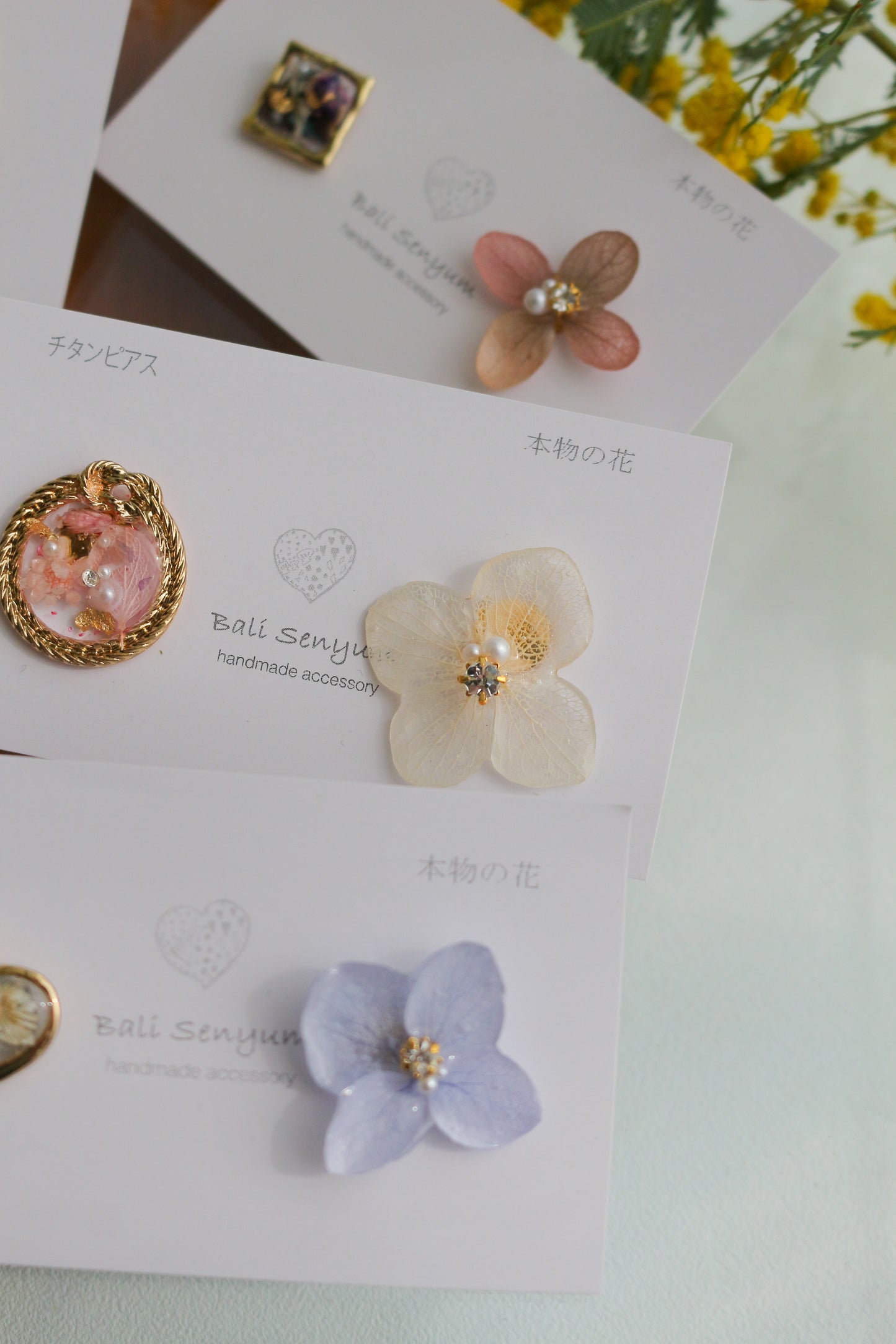 Hydrangea and Flower Medallion チタンピアス Titanium Pierce No.12