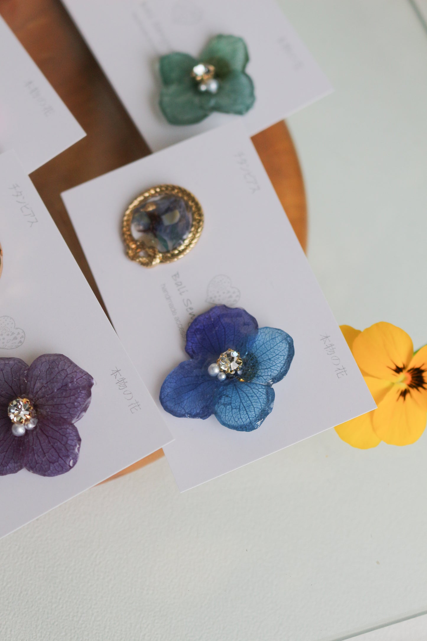 Hydrangea and Flower Medallion チタンピアス Titanium Pierce Earring No.14