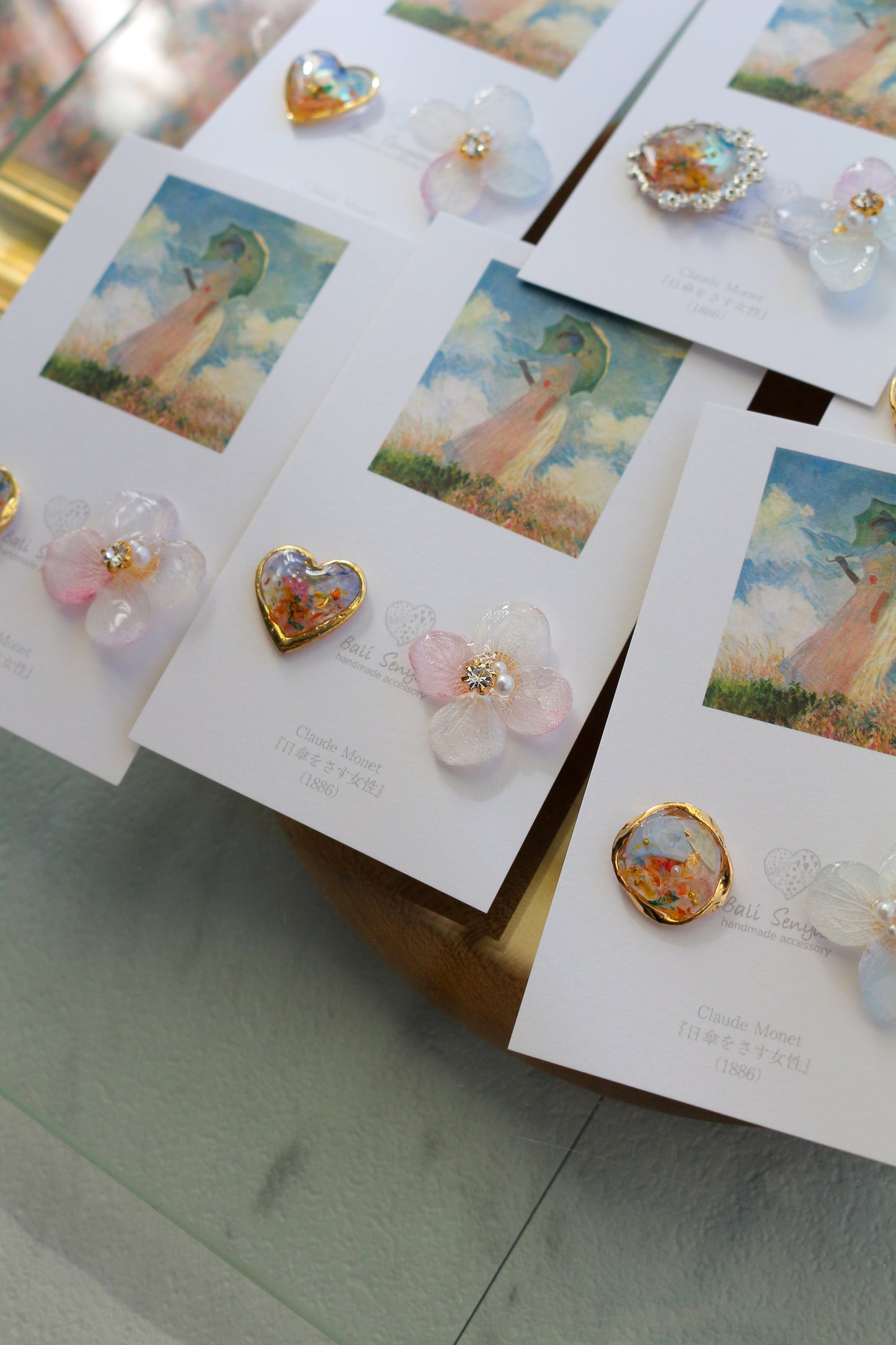 Monet Inspired Flower Earrings No.6 ピアスTitanium Pierce 日傘をさす女性