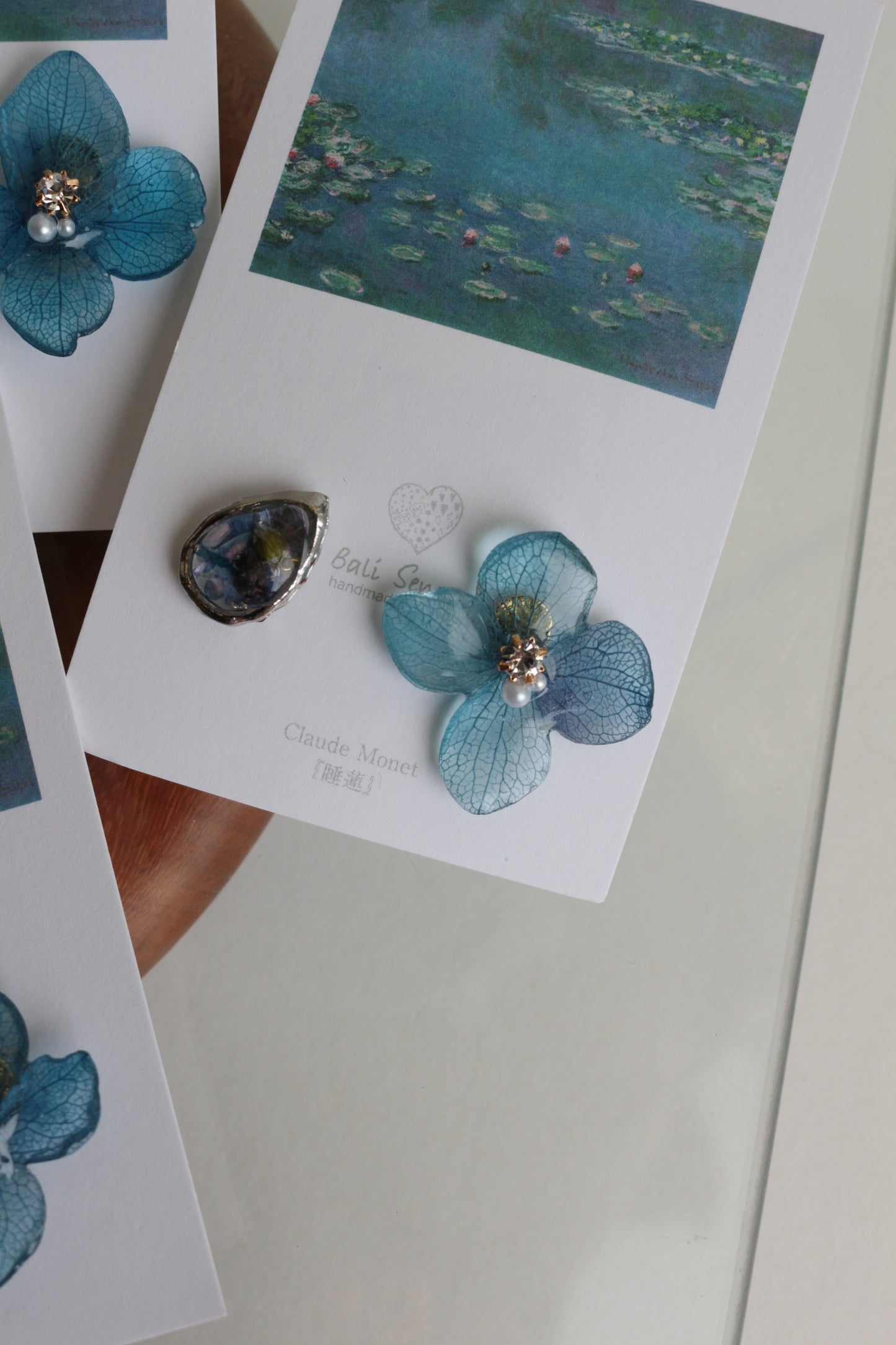 Monet Inspired Flower and Medallion No.15 ピアスTitanium Pierce 睡蓮