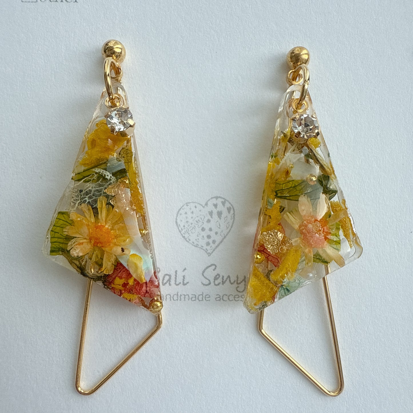 Claude Monet Sunflower Inspired Triangular Floral Earrings - ひまわり No.11