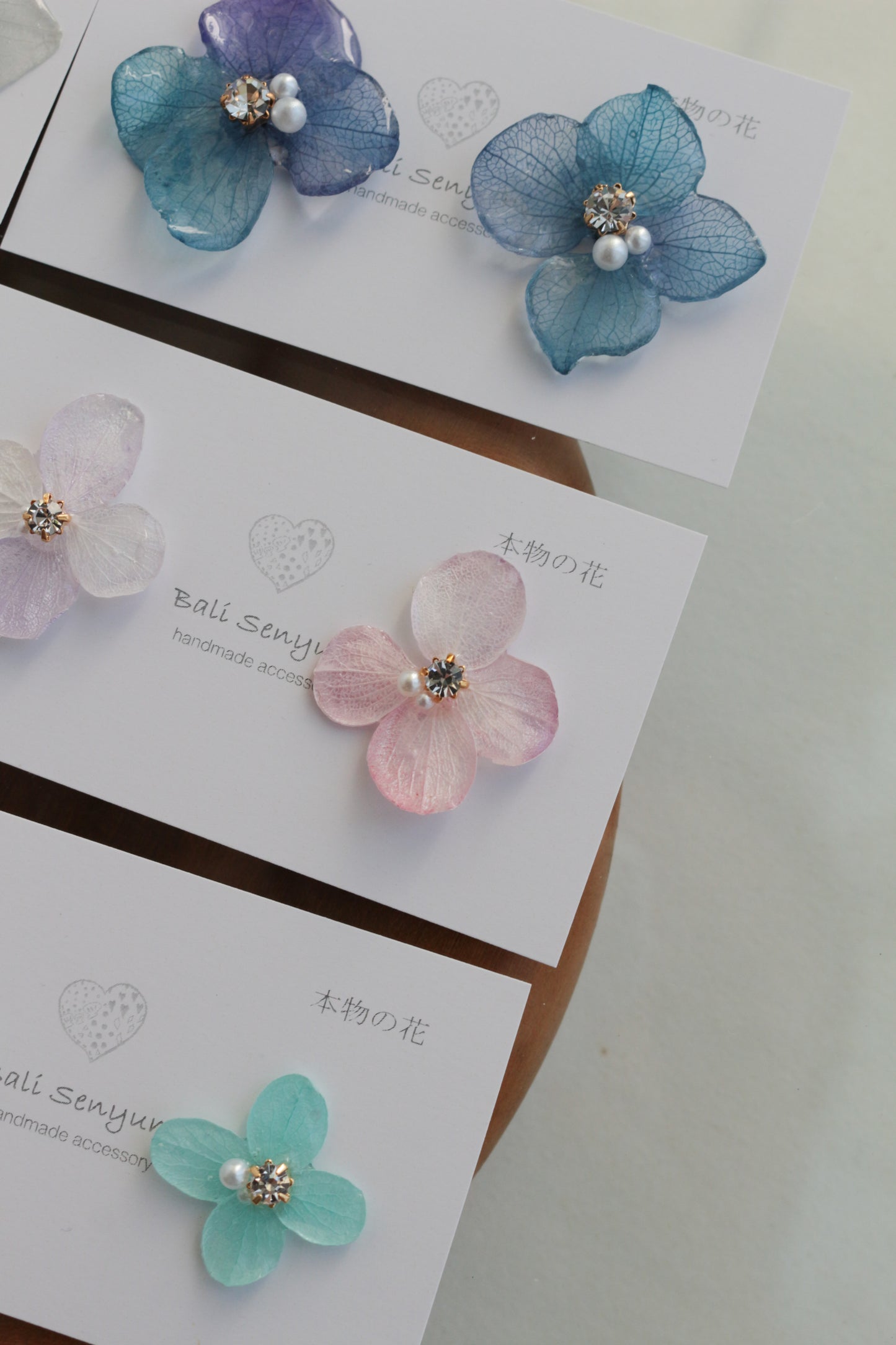 Hydrangea Petal  No.62 パーツ選べます。Clip-on or Titanium Pierce