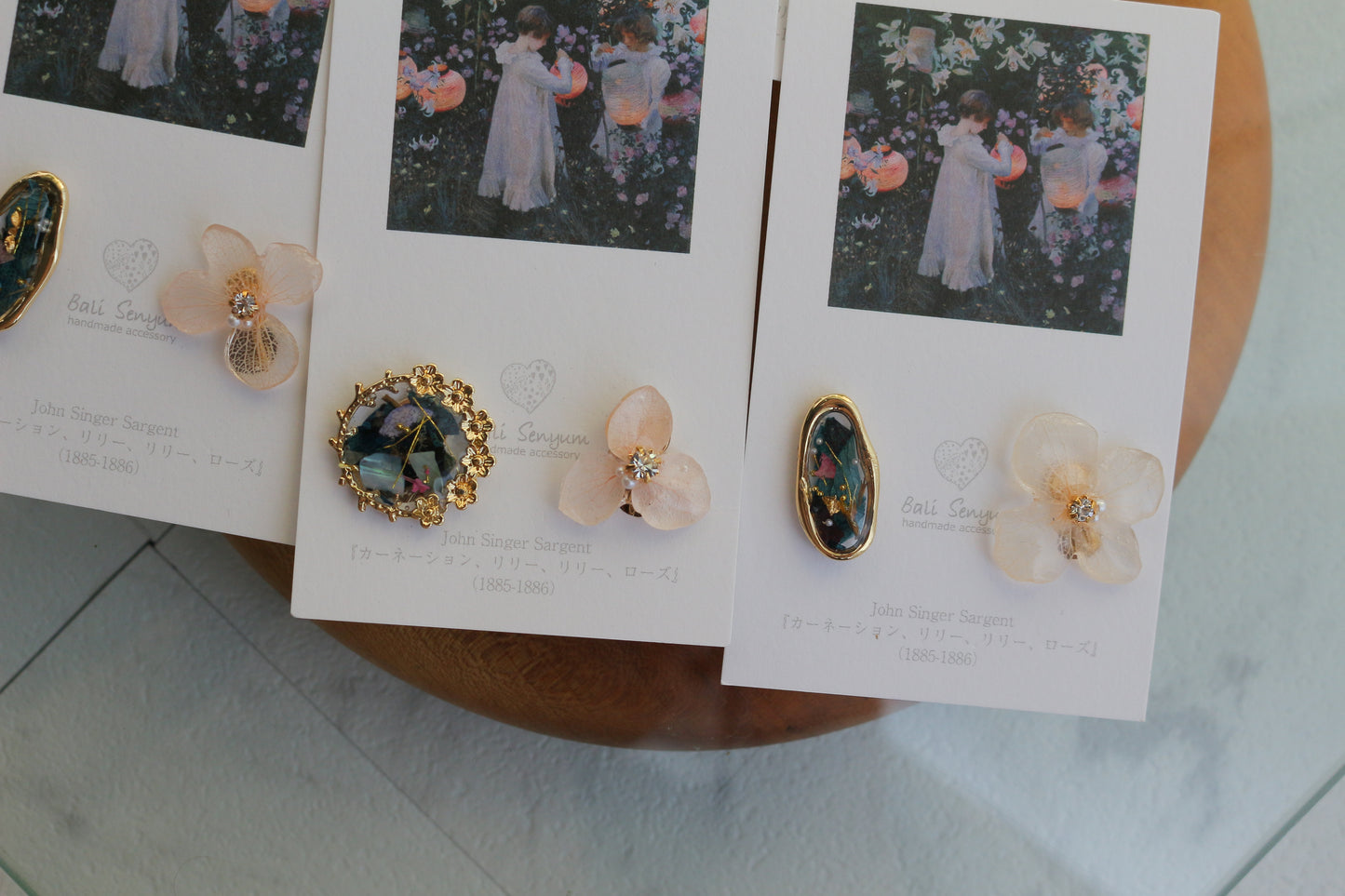Sargent Inspired Flower and Medallion No.3 イヤリングClip-on