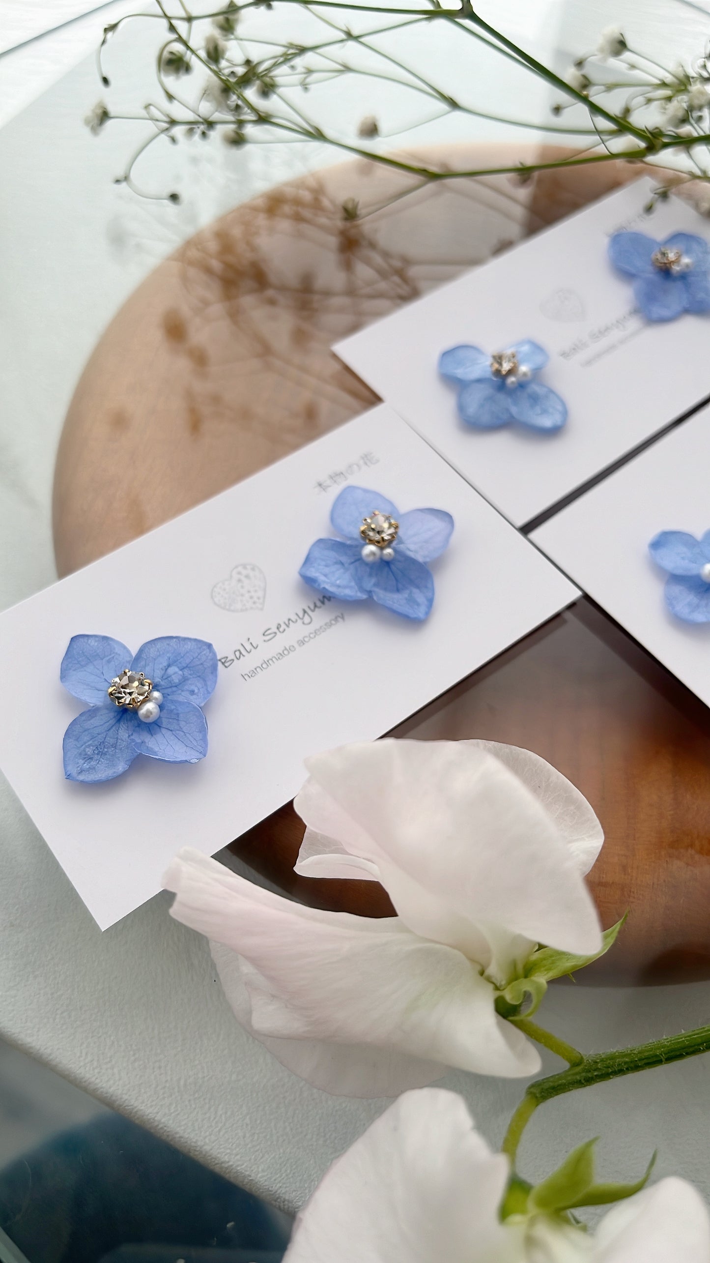 Hydrangea Petal No.50パーツ選べます。Clip-on or Titanium Pierce