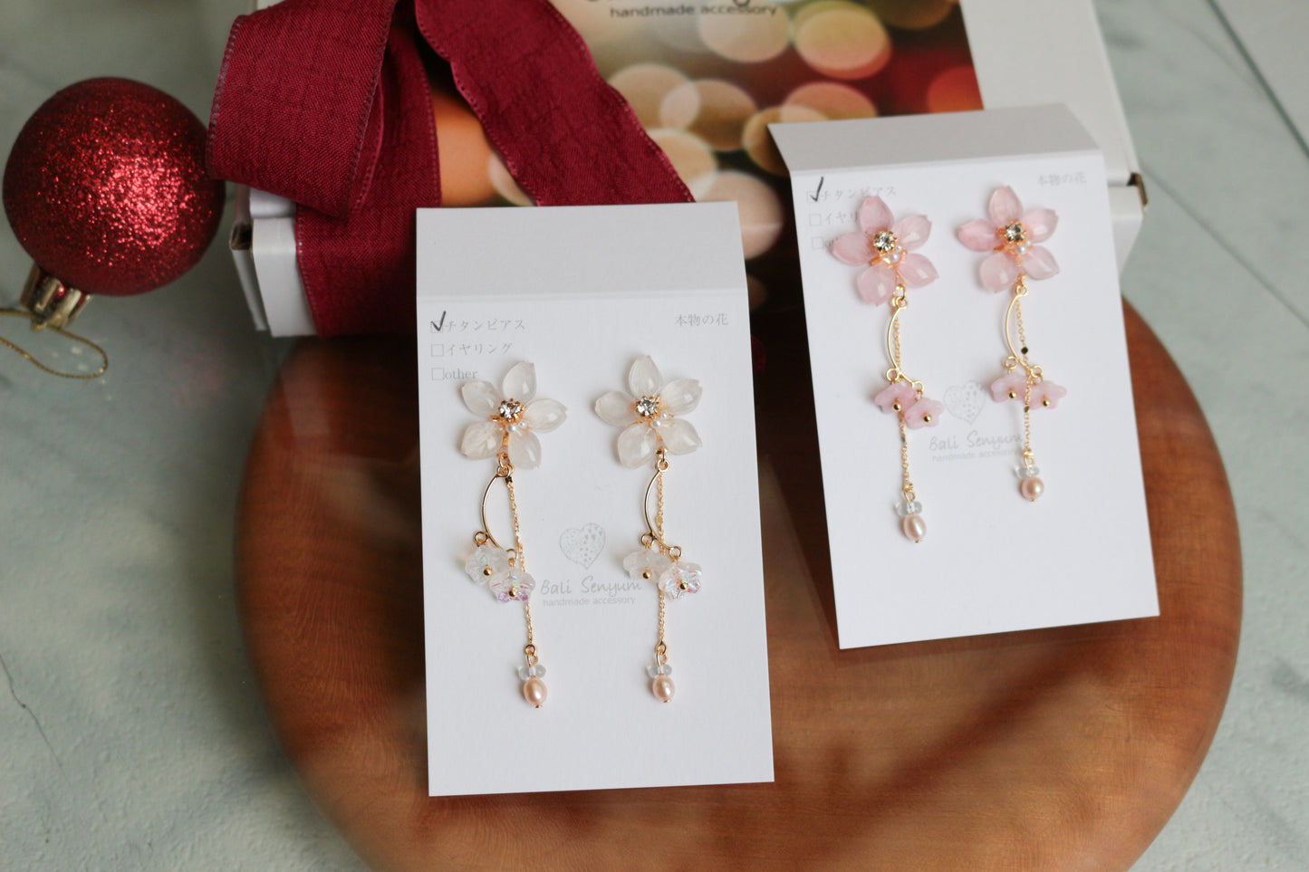 Someiyoshino Sakura Bouquet Earrings