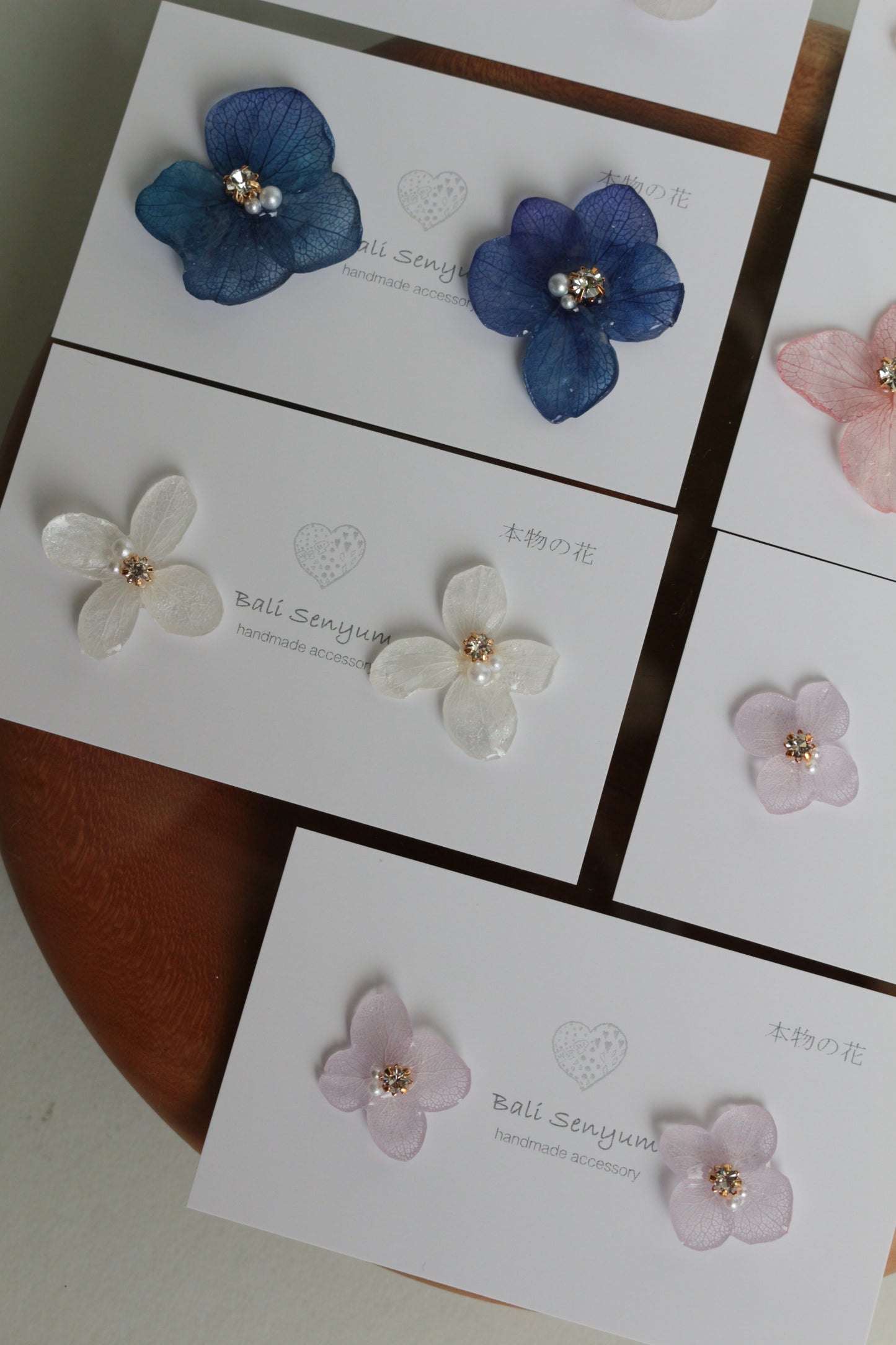 Hydrangea Petal No.60 パーツ選べます。Clip-on or Titanium Pierce