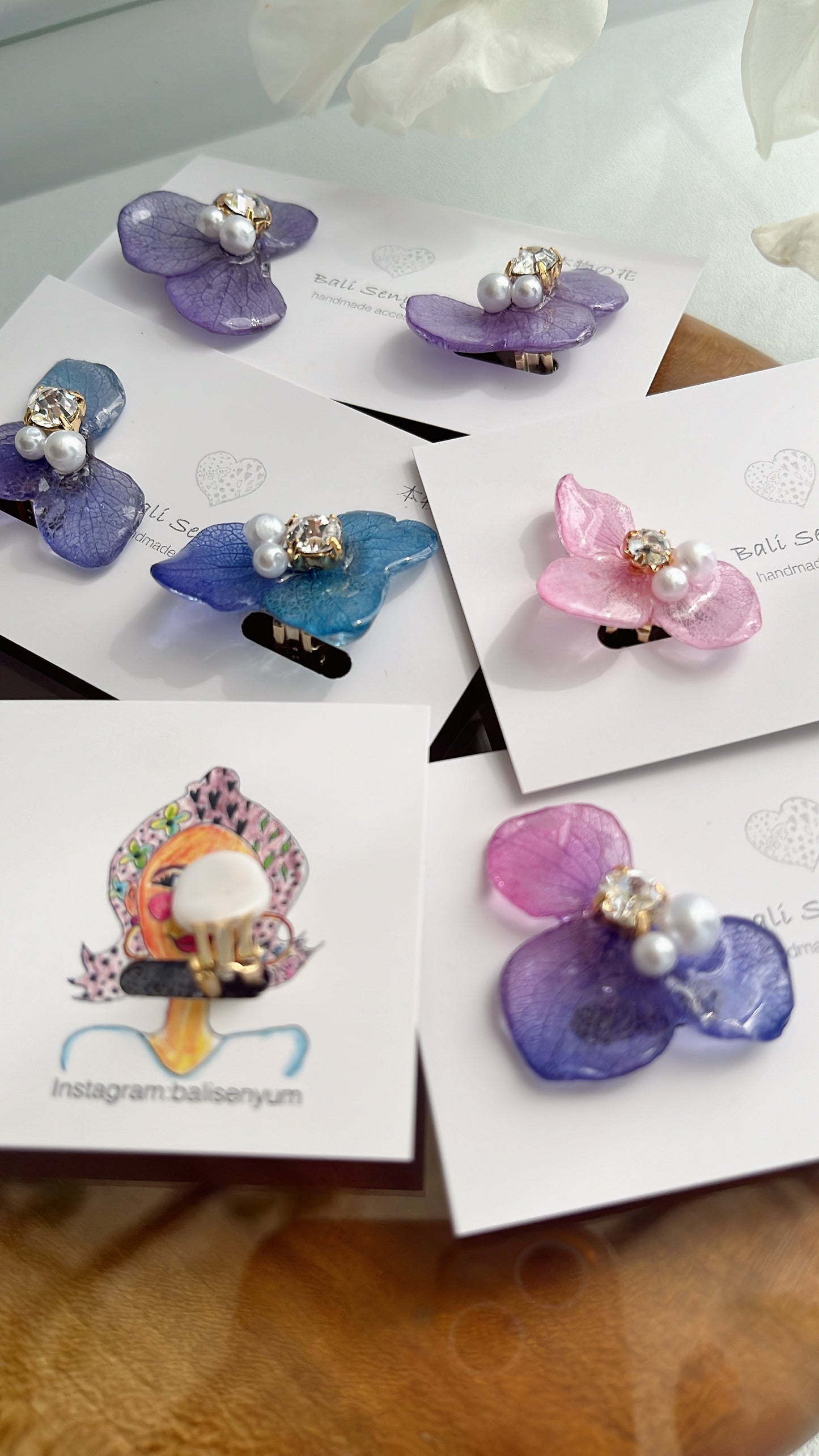 Gradation Hydrangea Wing No.94 - Clip-on(イヤリング)