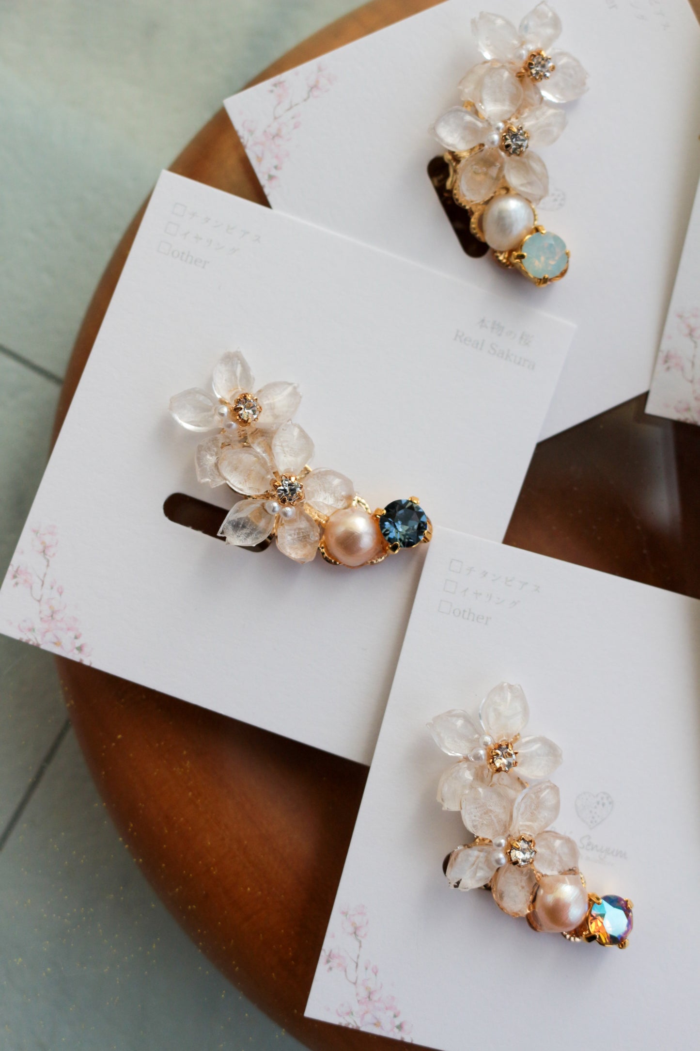 Someiyoshino Doule Sakura Ear-cuff White "Left"