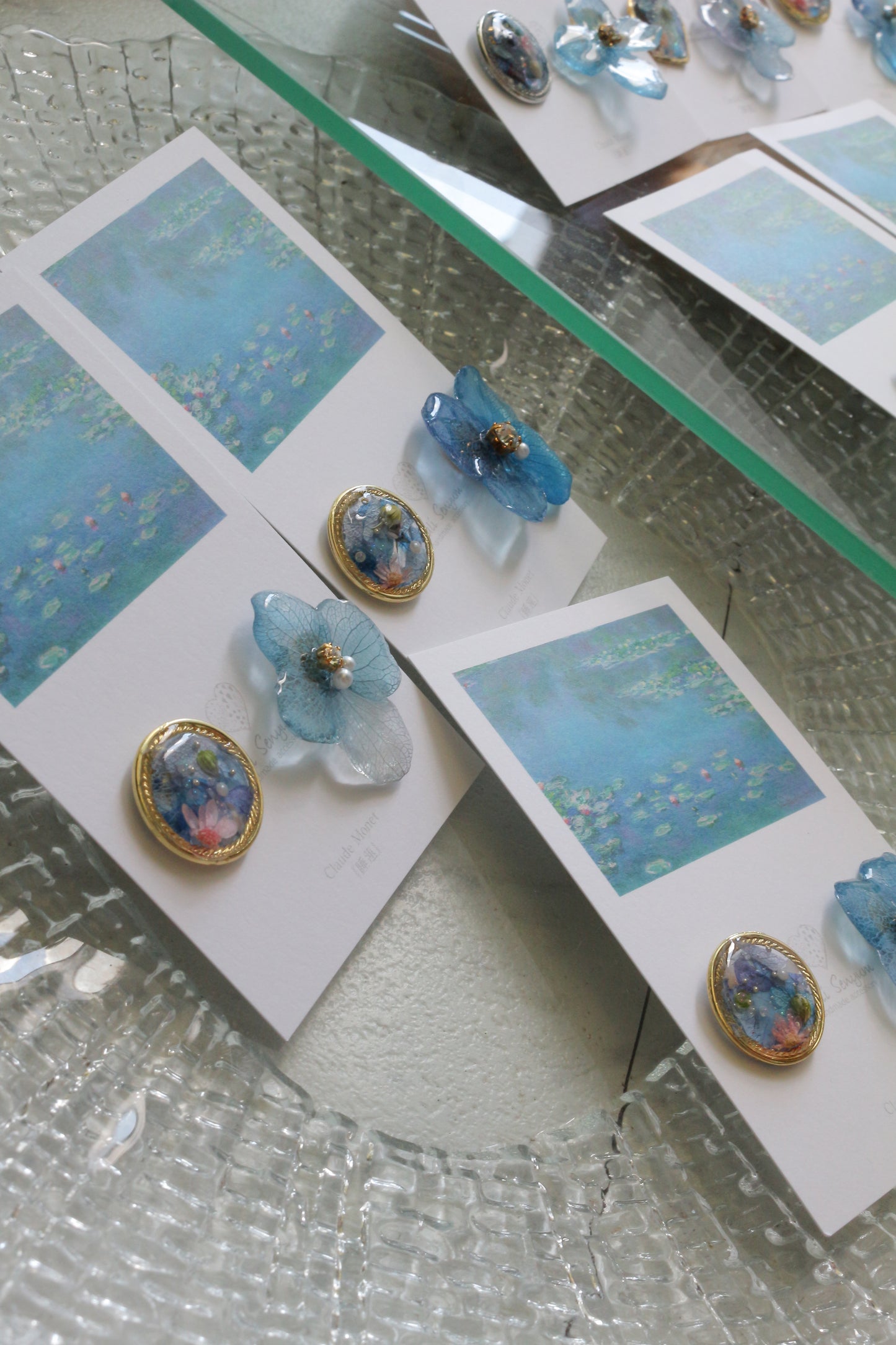 Monet Inspired Flower and Medallion No.35 ピアスTitanium Pierce 睡蓮