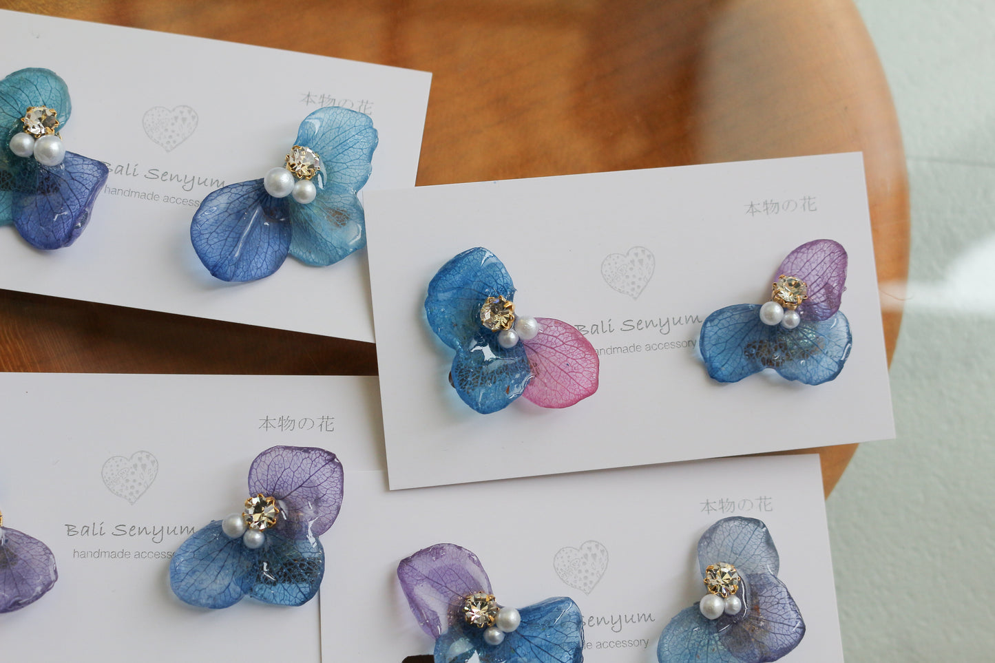 Gradation Hydrangea Wing No.125 - Clip-on(イヤリング)