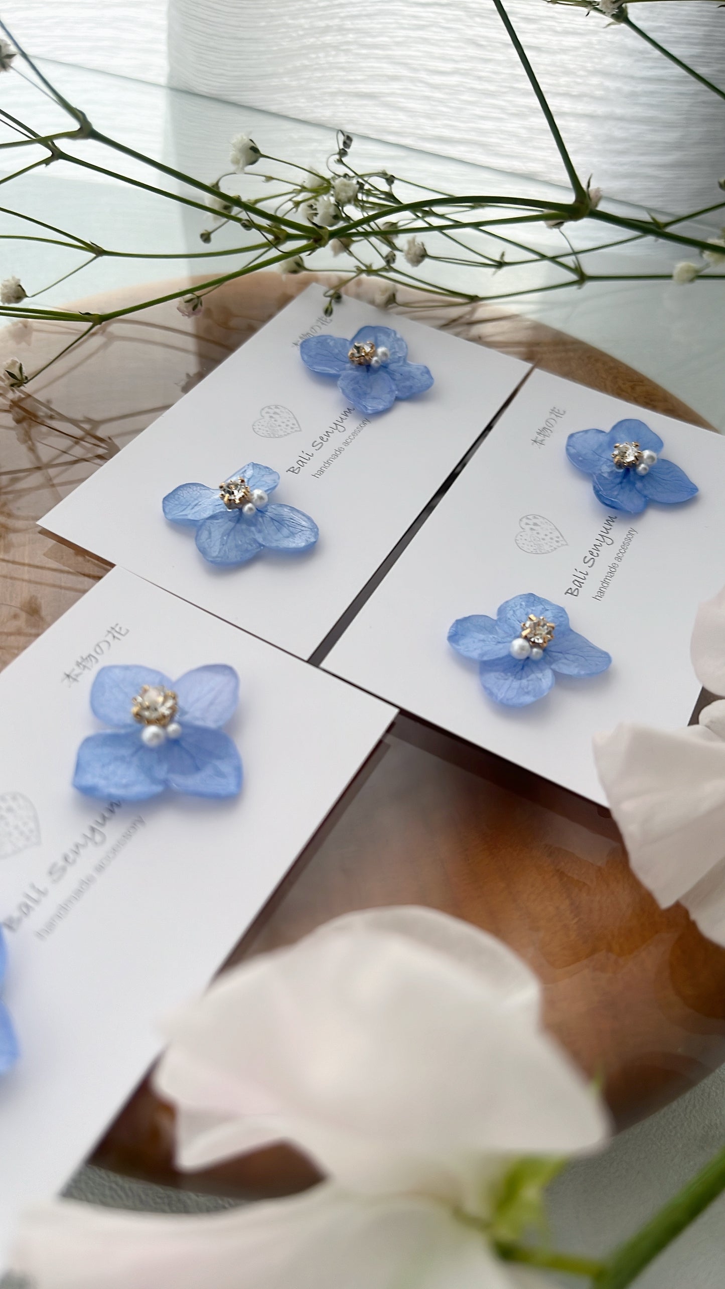 Hydrangea Petal No.50パーツ選べます。Clip-on or Titanium Pierce