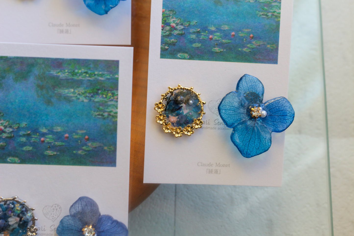 Monet's Water Lilies Inspired Flower and Medallion No.8 イヤリング Clip-on 睡蓮