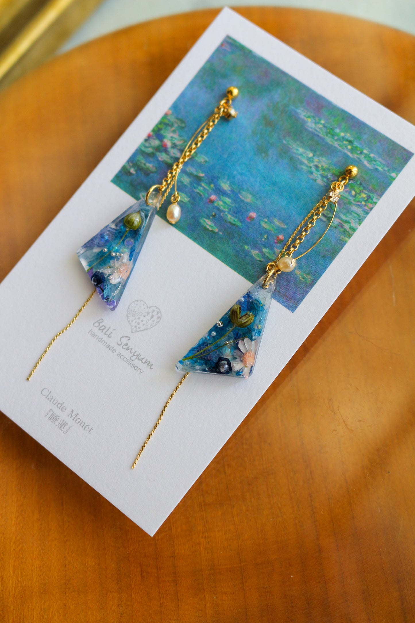 Claude Monet Water Lilies Inspired Triangular Floral -睡蓮