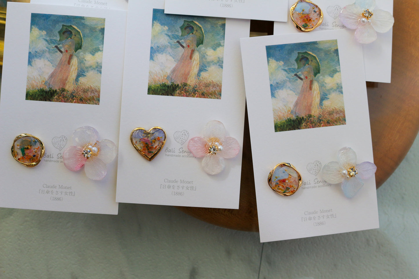 Monet Inspired Flower Earrings No.6 ピアスTitanium Pierce 日傘をさす女性