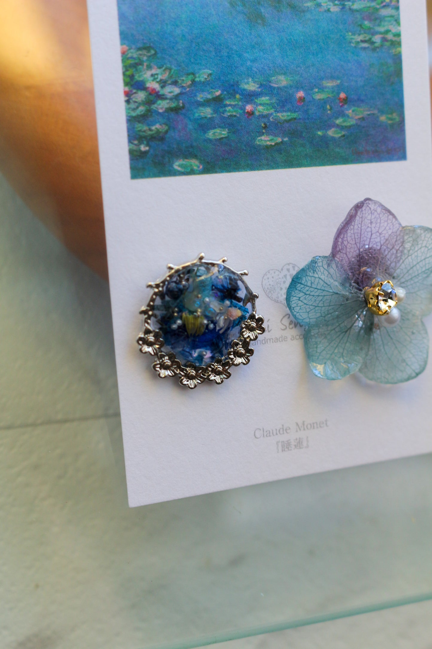 Monet's Water Lilies Inspired Flower and Medallion No.8 イヤリング Clip-on 睡蓮