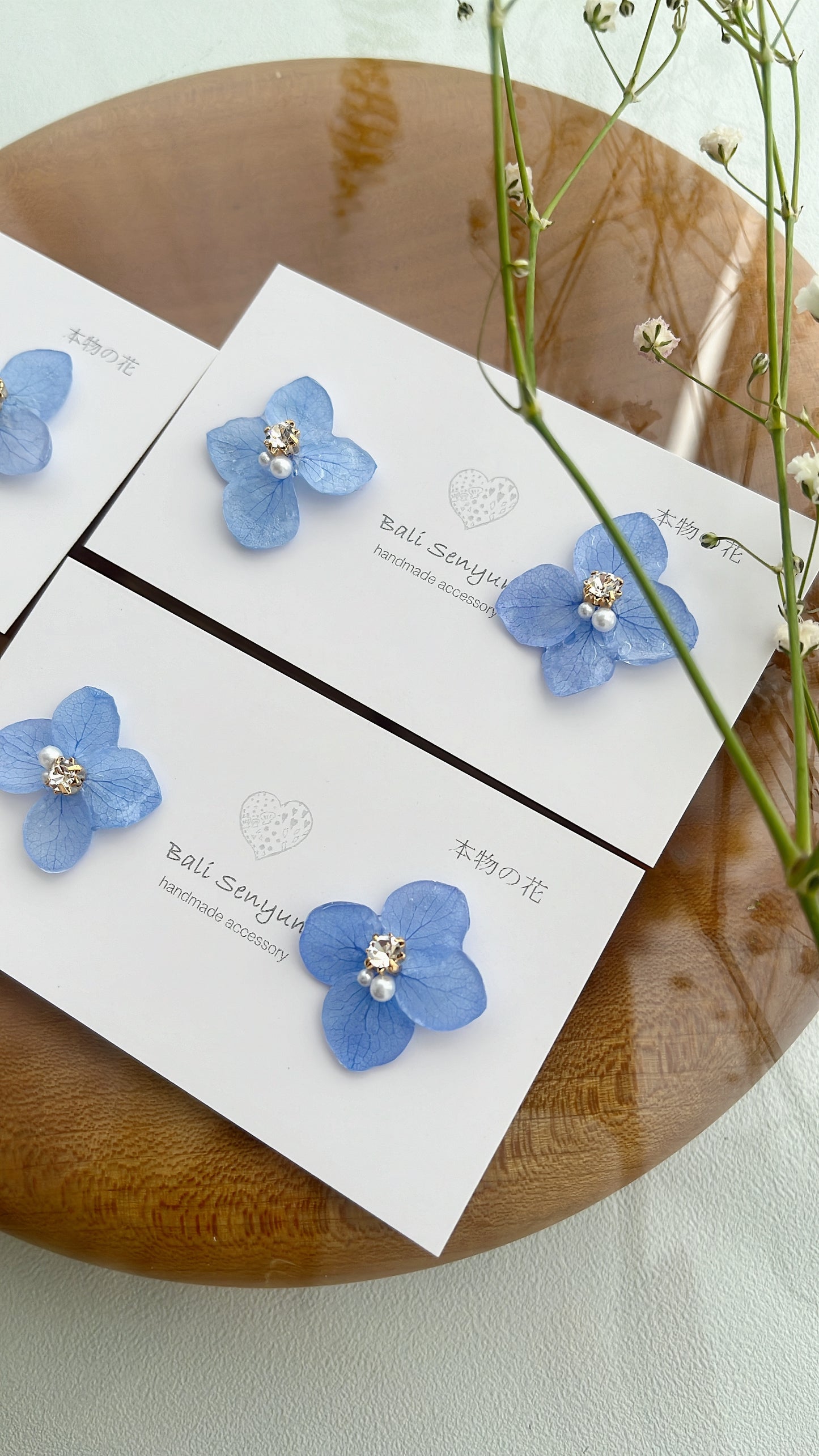 Hydrangea Petal No.50パーツ選べます。Clip-on or Titanium Pierce