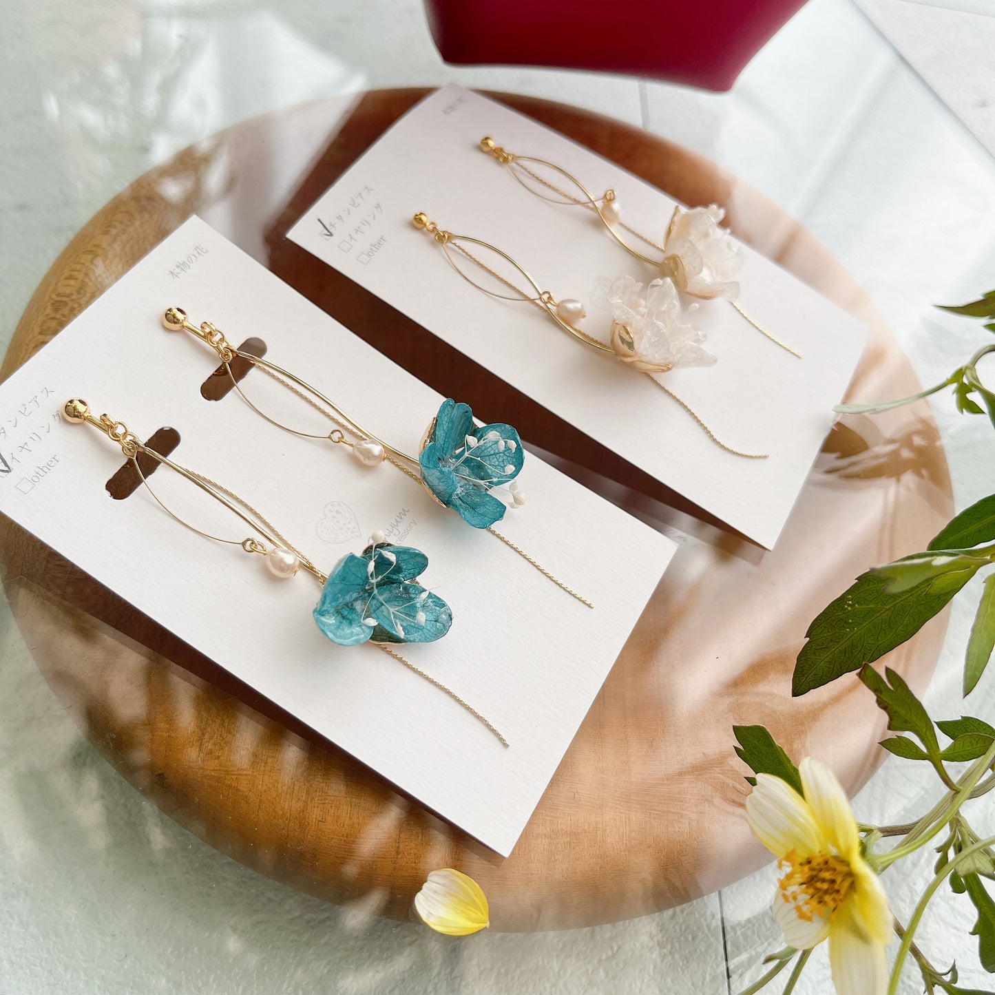 Dangling Flower Earring with Pearl ピアスorイヤリング