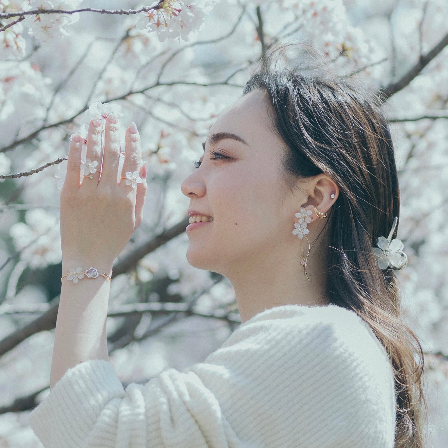 Real "Someiyoshino" Sakura Earring - White Sakura "凛"