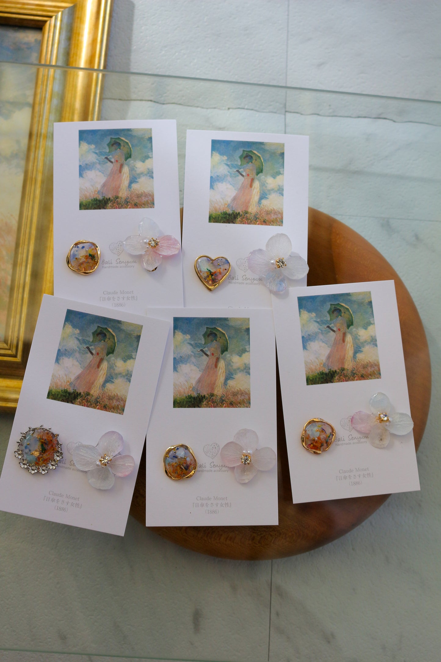 Monet Inspired Flower Earrings No.5 イヤリングClip-on 日傘をさす女性