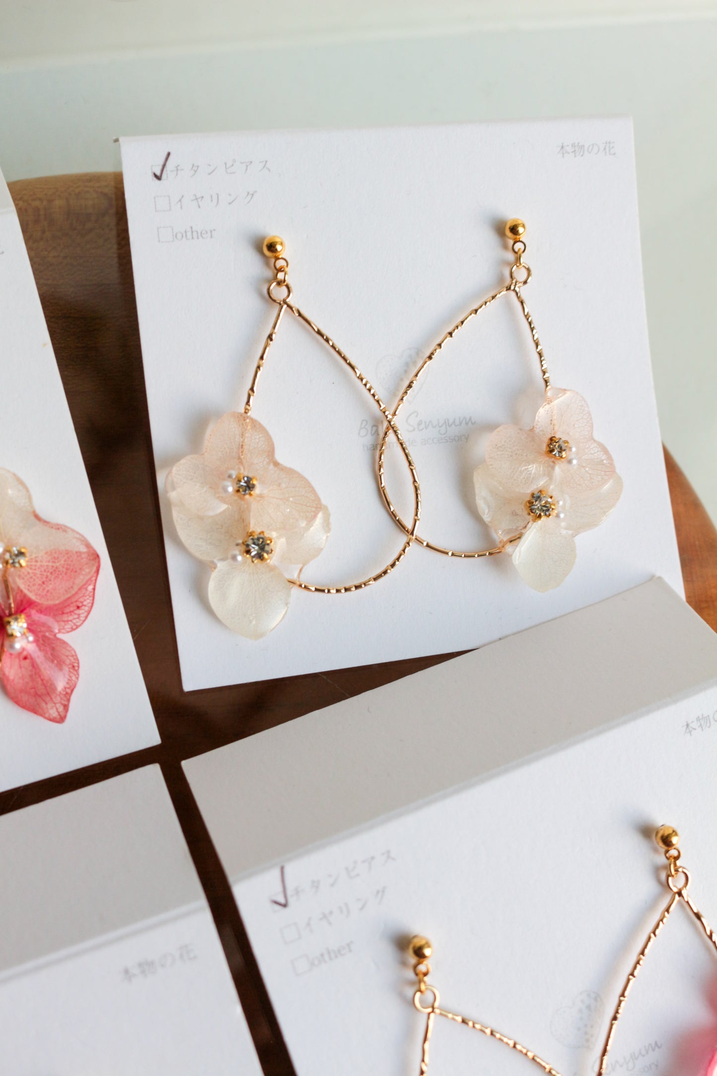 Teardrop Hoop Earrings with Hydrangeas No.17