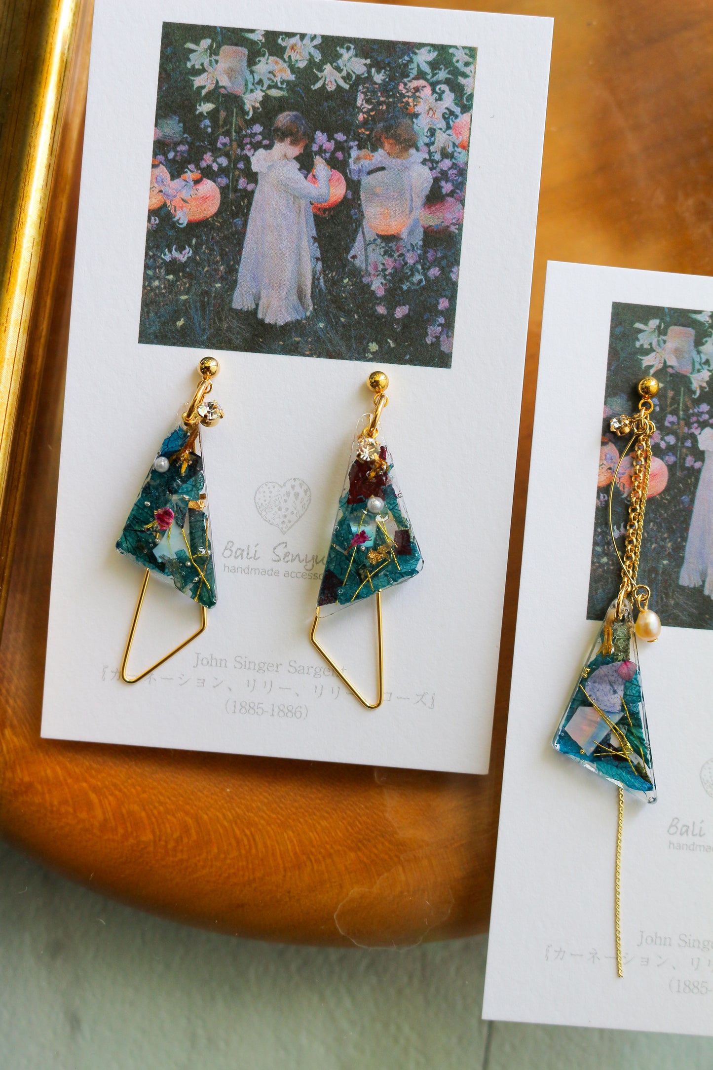 Sargent Inspired Triangular Floral Earrings-"カーネーション 、リリー、リリー、ローズ"