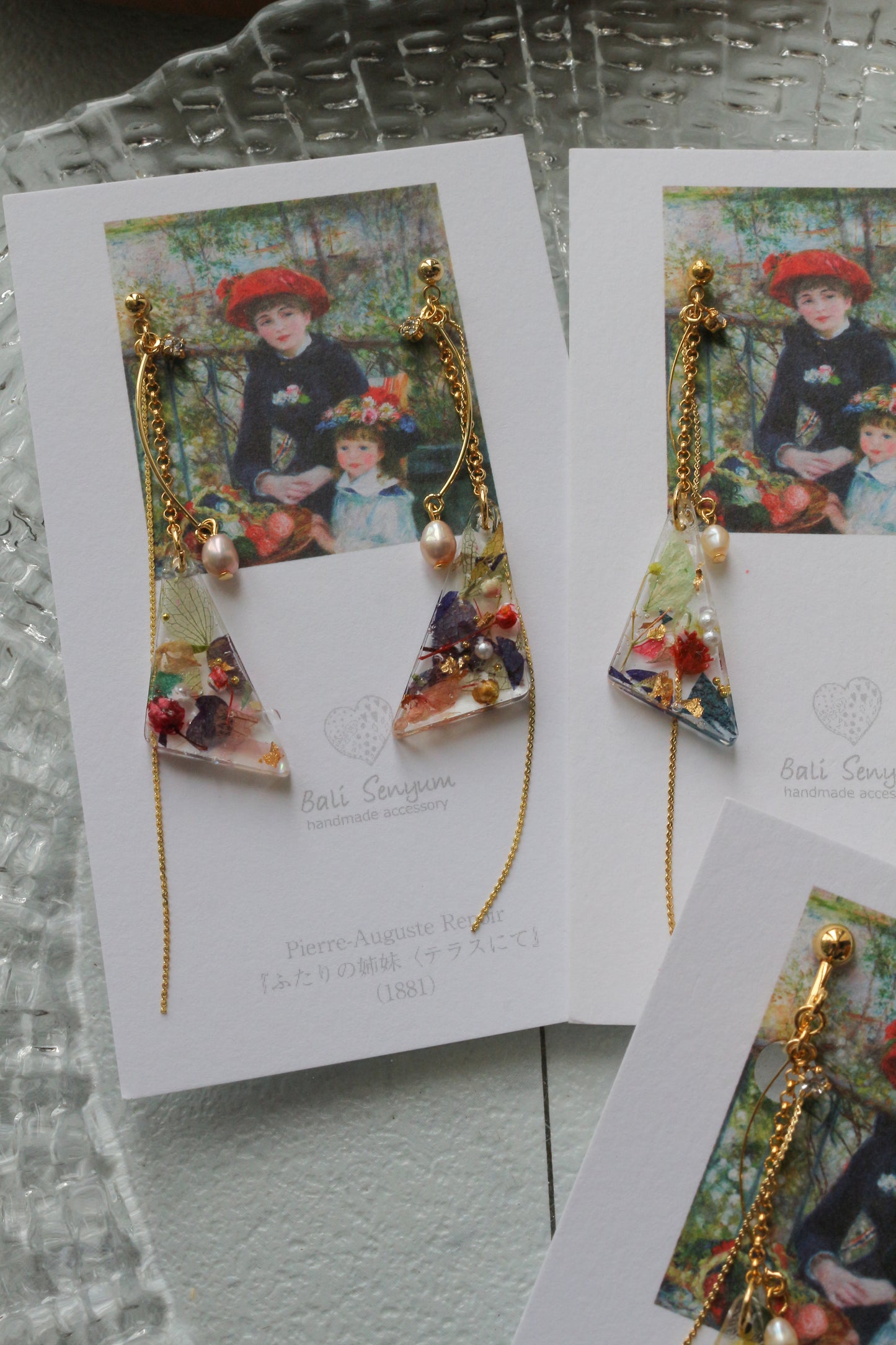 Renoir Inspired Triangular Floral Earrings-ふたりの姉妹