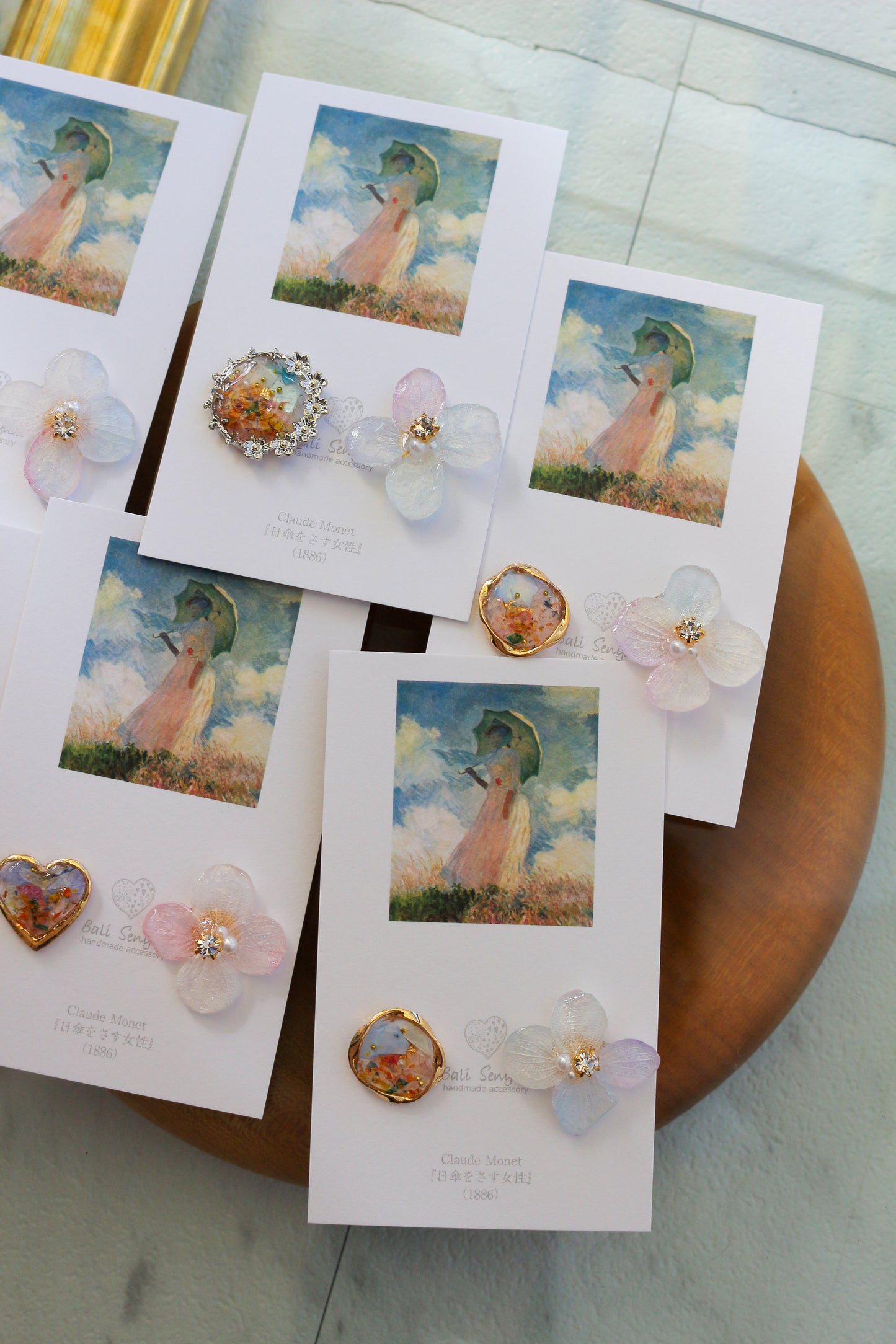 Monet Inspired Flower Earrings No.6 ピアスTitanium Pierce 日傘をさす女性